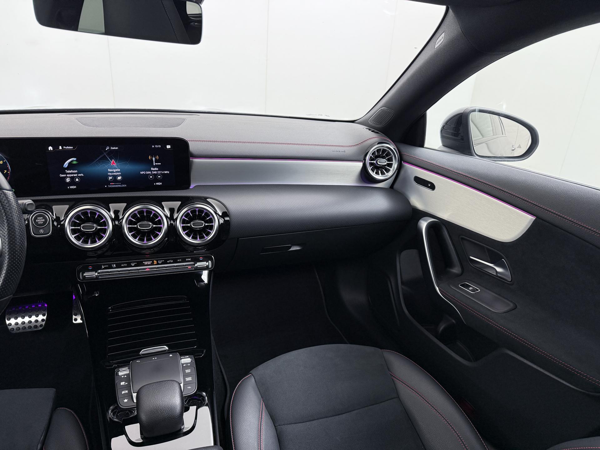 Mercedes-Benz CLA-Klasse Shooting Brake 180 AMG Line 27