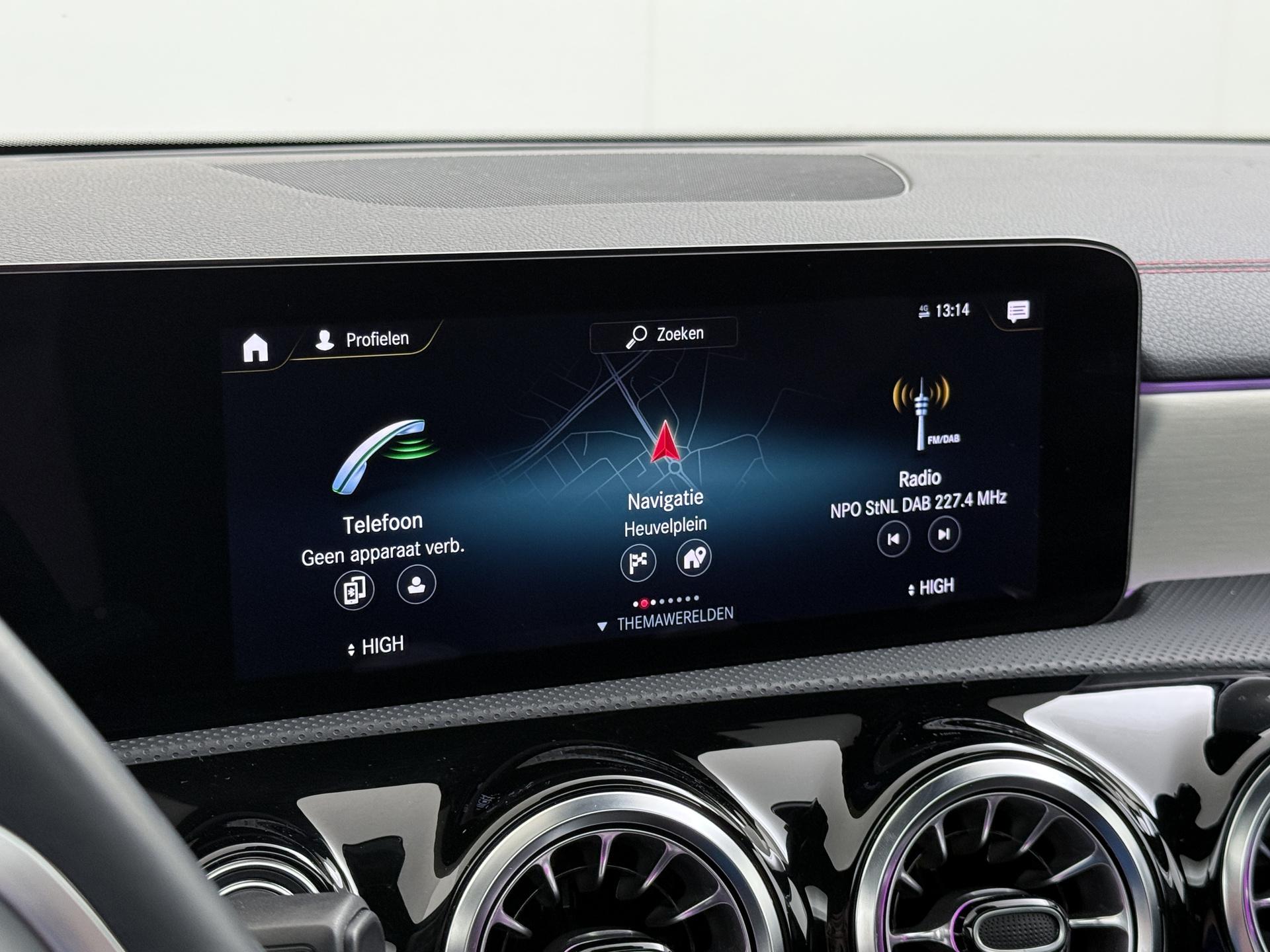 Mercedes-Benz CLA-Klasse Shooting Brake 180 AMG Line 33