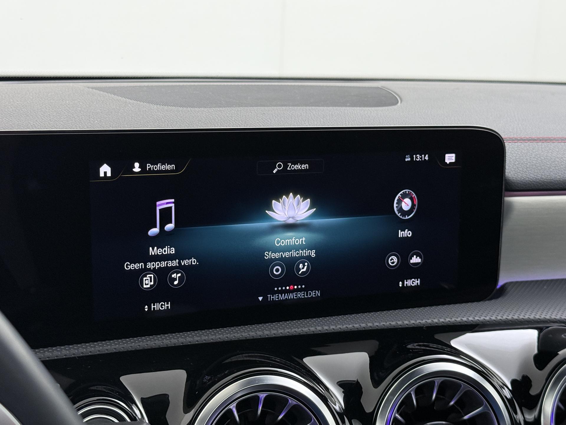 Mercedes-Benz CLA-Klasse Shooting Brake 180 AMG Line 34