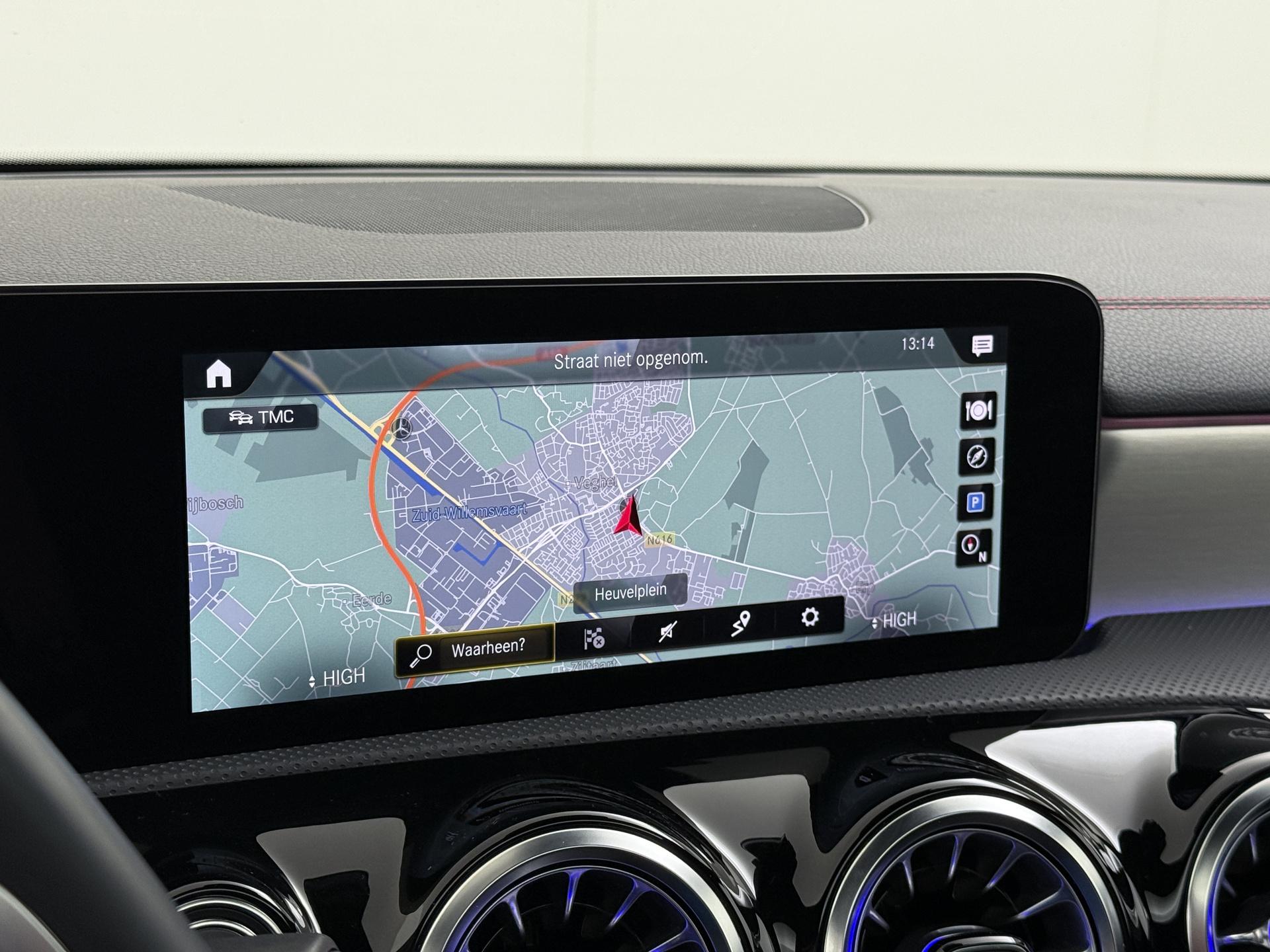 Mercedes-Benz CLA-Klasse Shooting Brake 180 AMG Line 36