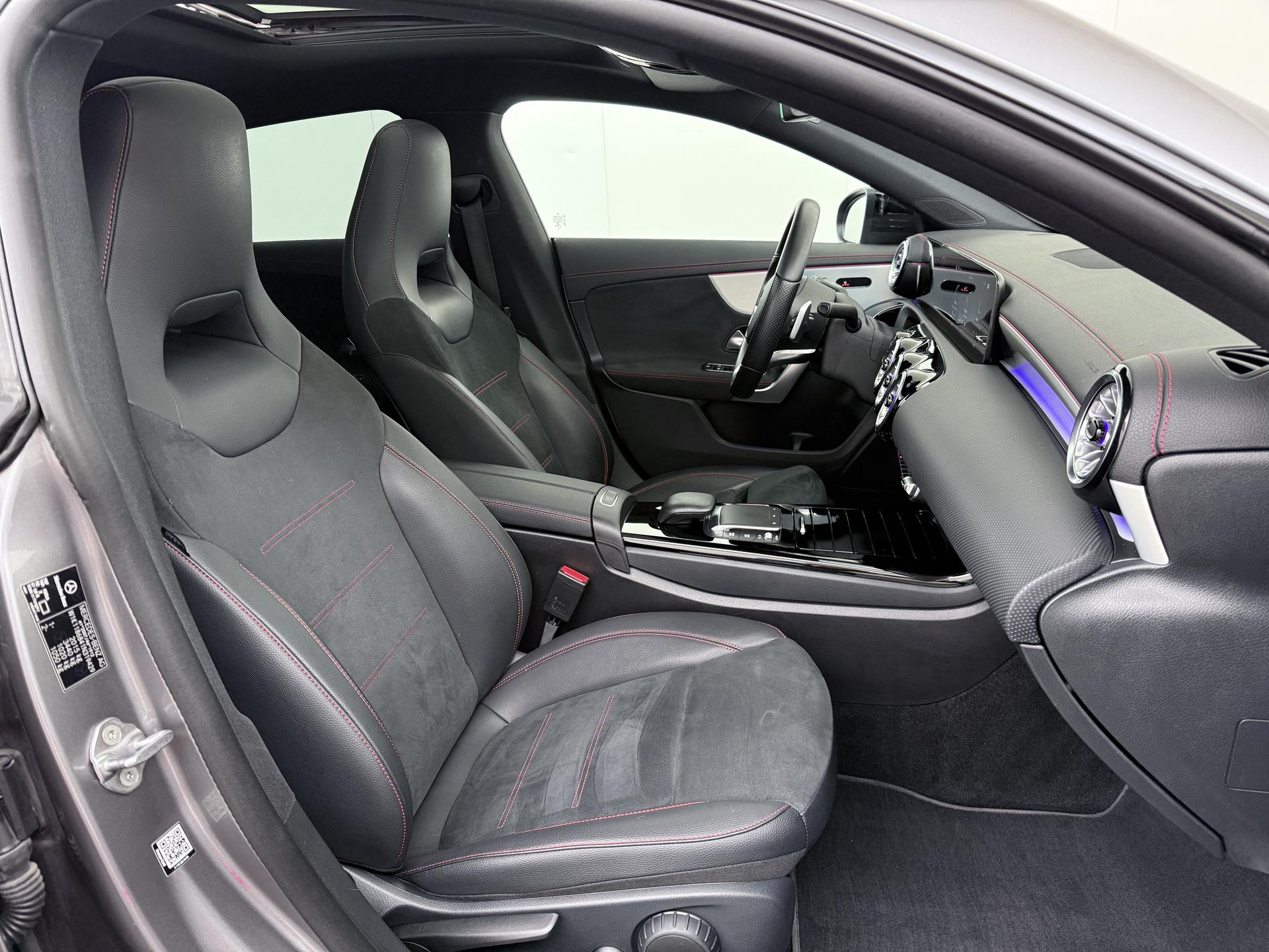 Mercedes-Benz CLA-Klasse Shooting Brake 180 AMG Line 45