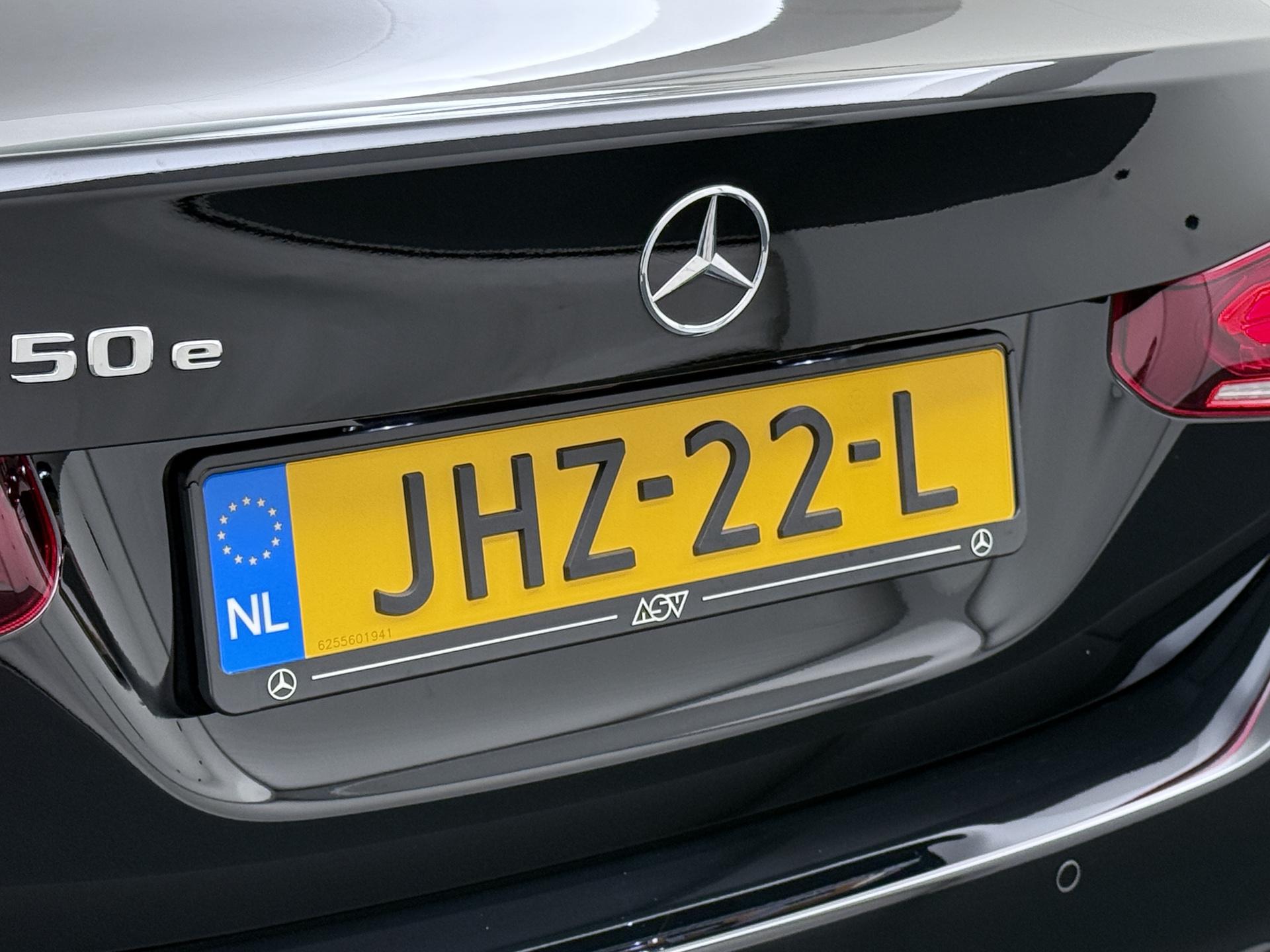 Mercedes-Benz A-Klasse 250 e 12