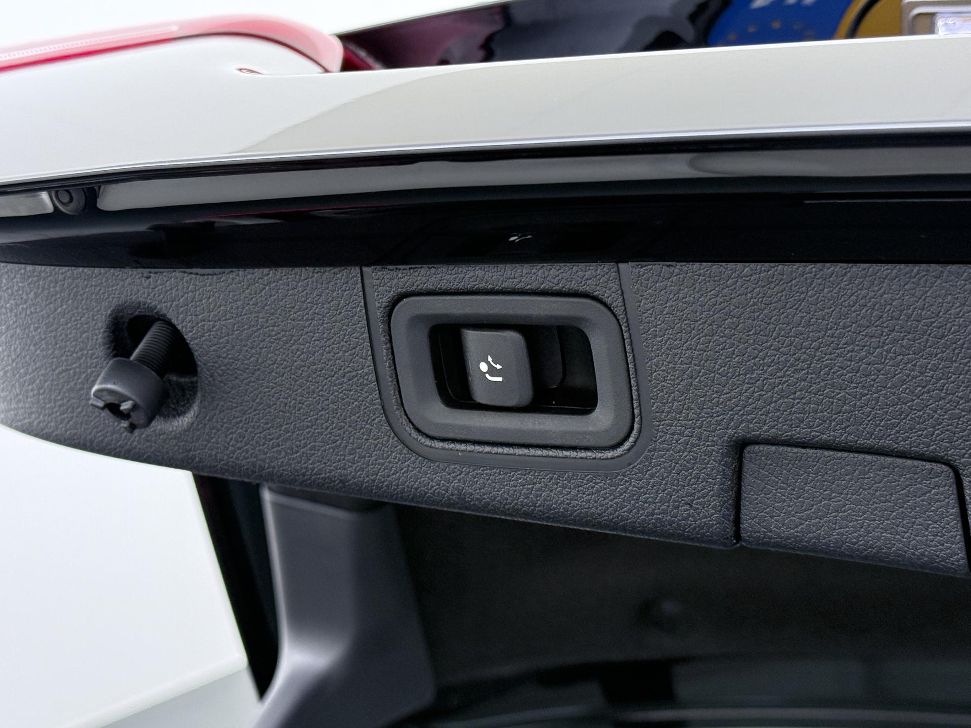 Mercedes-Benz A-Klasse 250 e 15