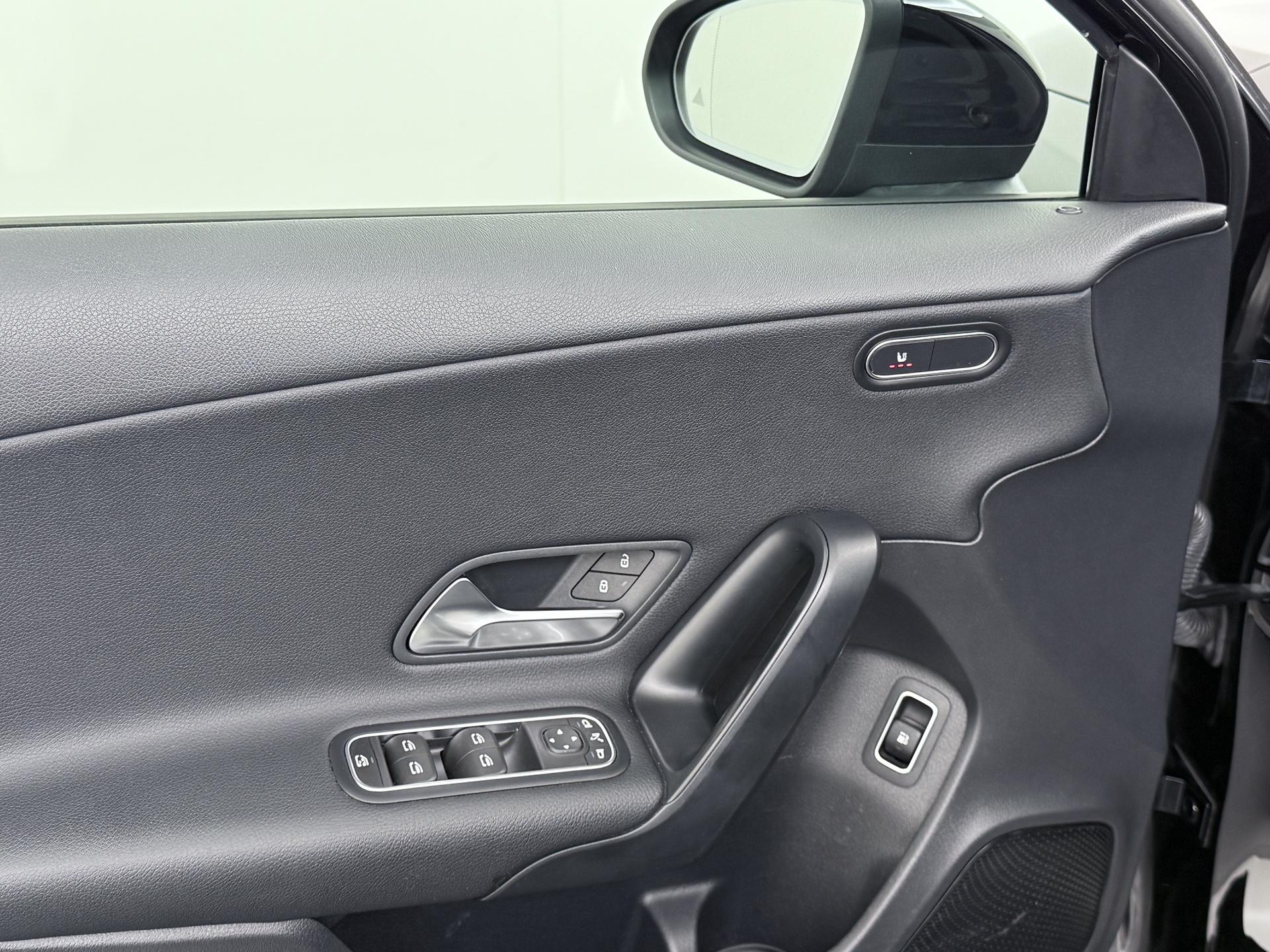 Mercedes-Benz A-Klasse 250 e 19