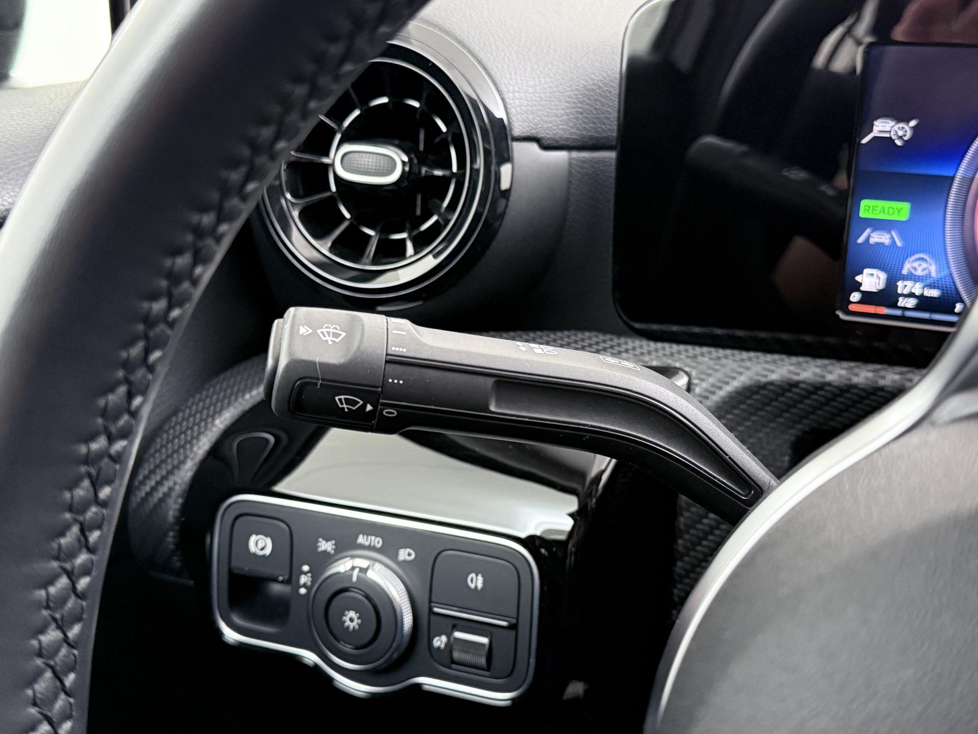 Mercedes-Benz A-Klasse 250 e 29