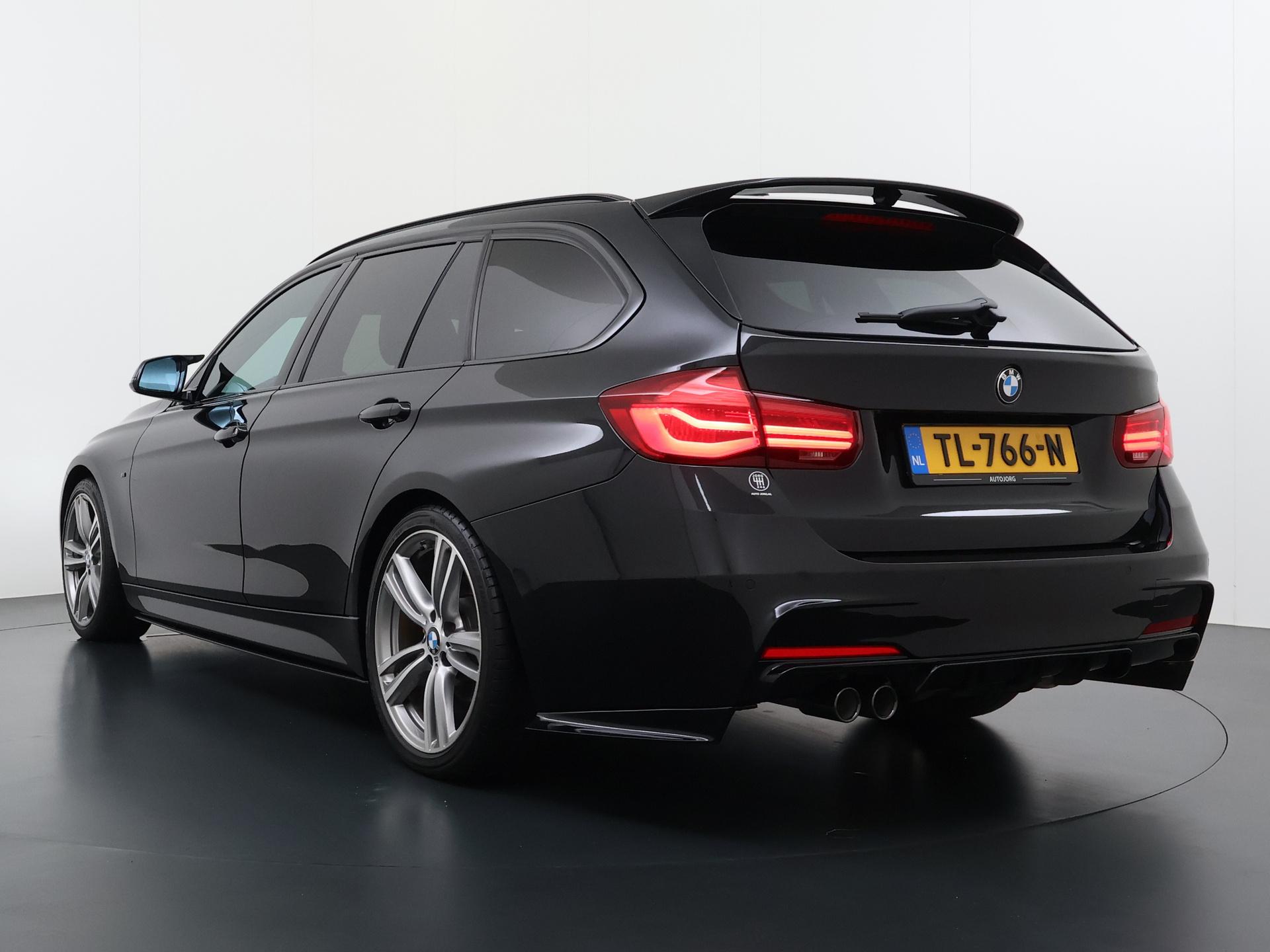 BMW 3 Serie Touring 320i M Sport Edition 1