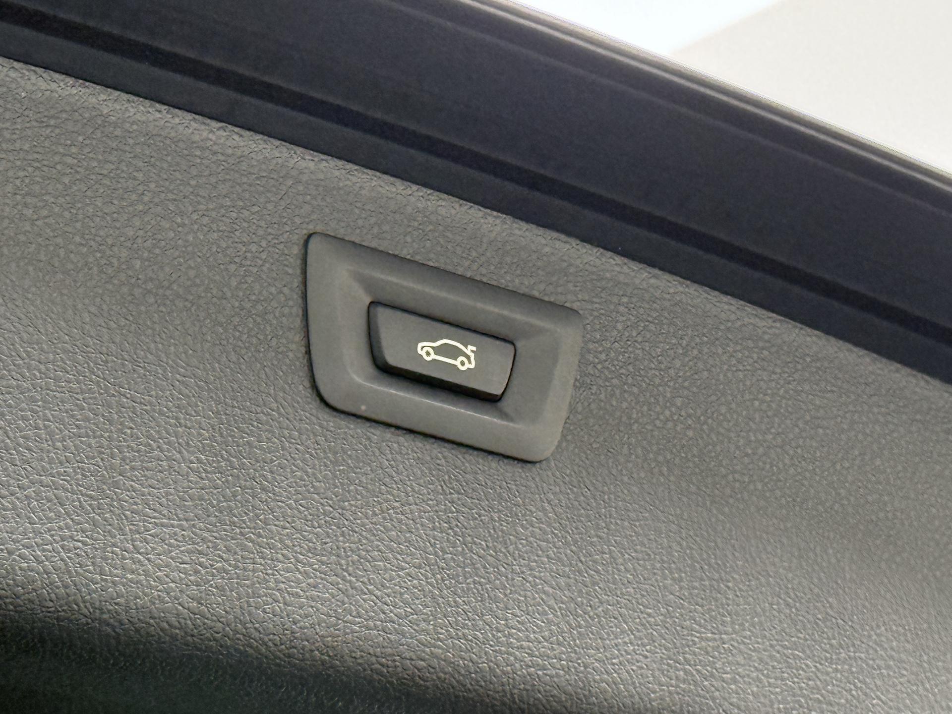 BMW 3 Serie Touring 320i M Sport Edition 13