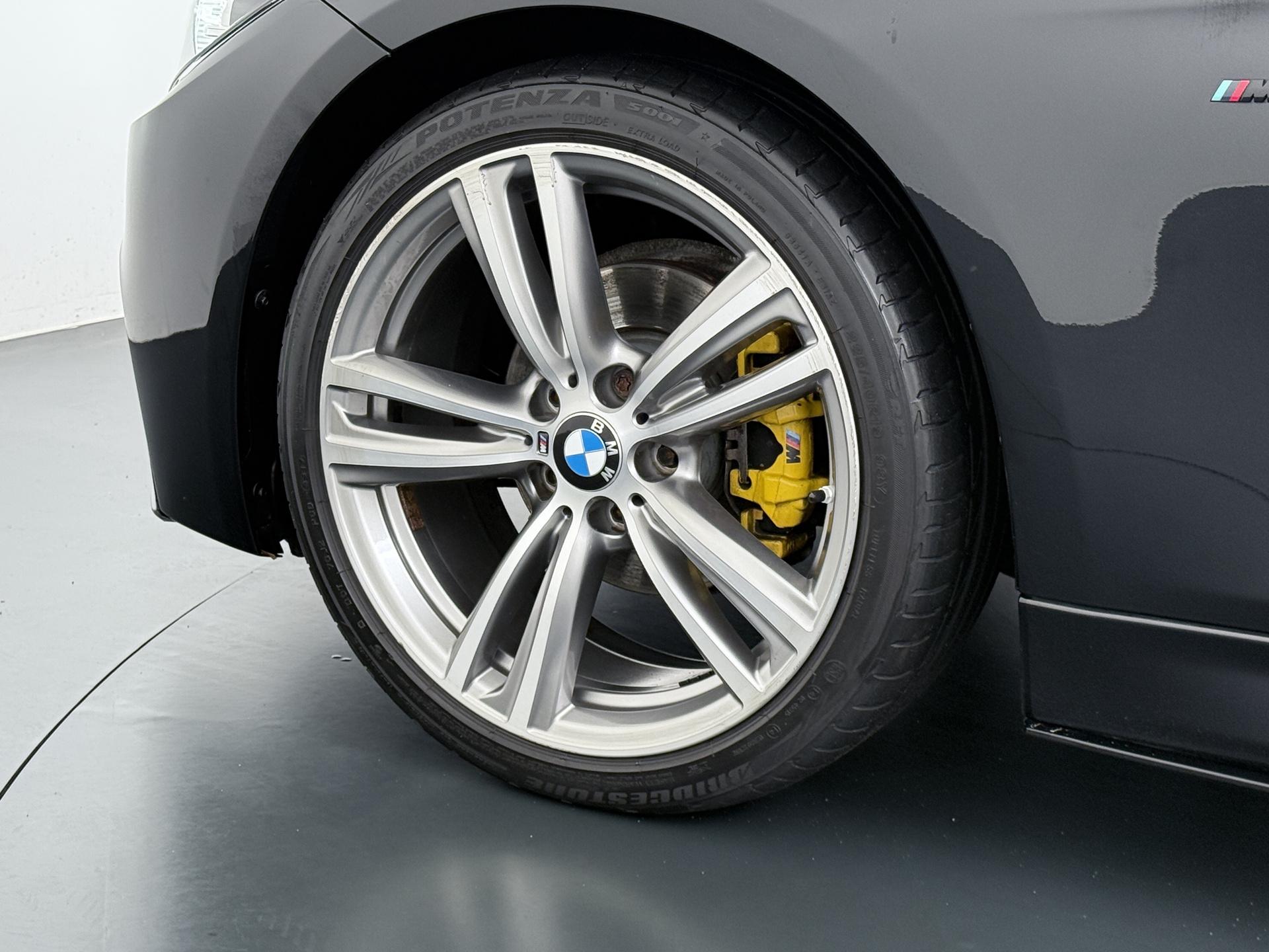 BMW 3 Serie Touring 320i M Sport Edition 16