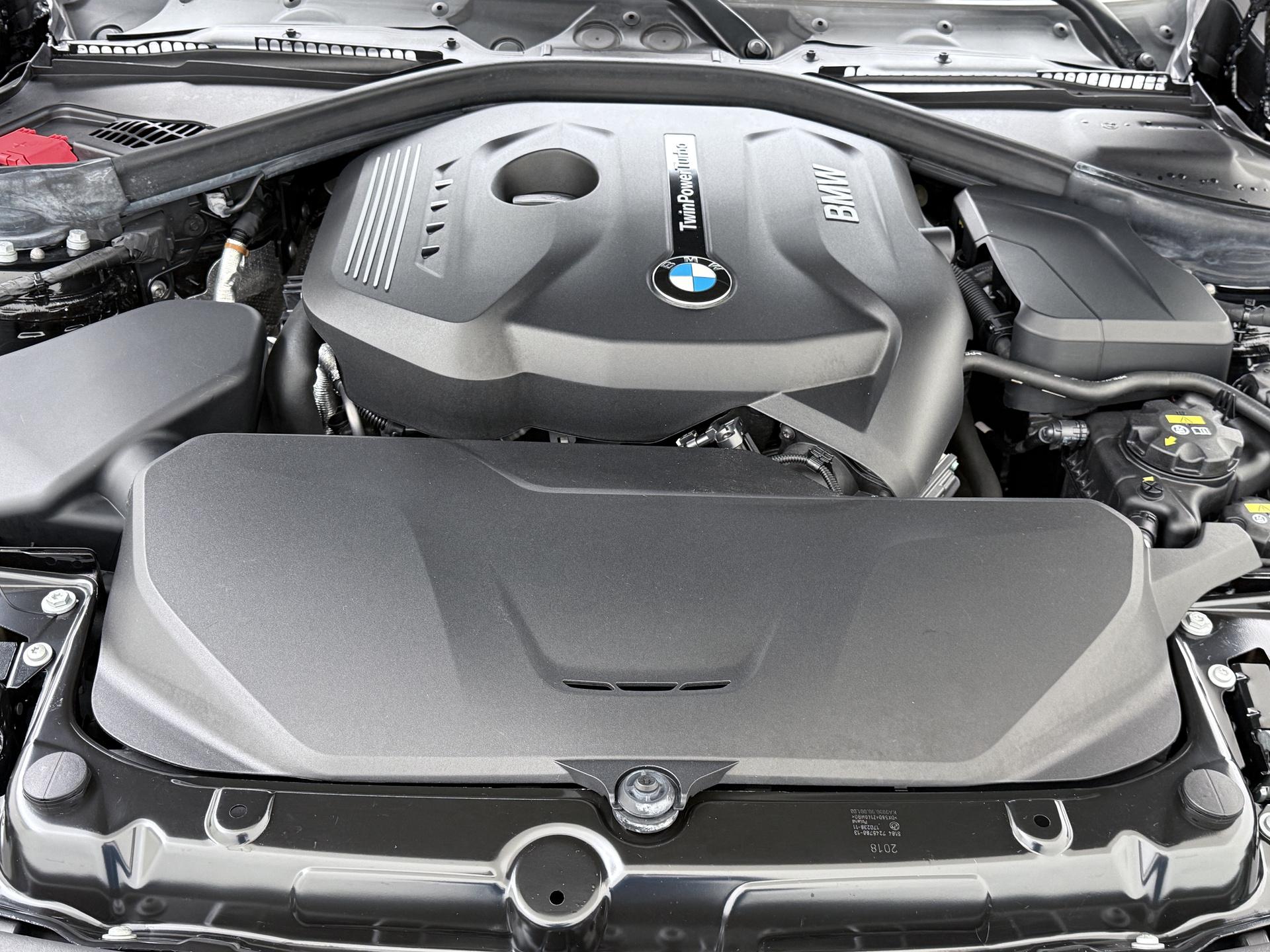 BMW 3 Serie Touring 320i M Sport Edition 17