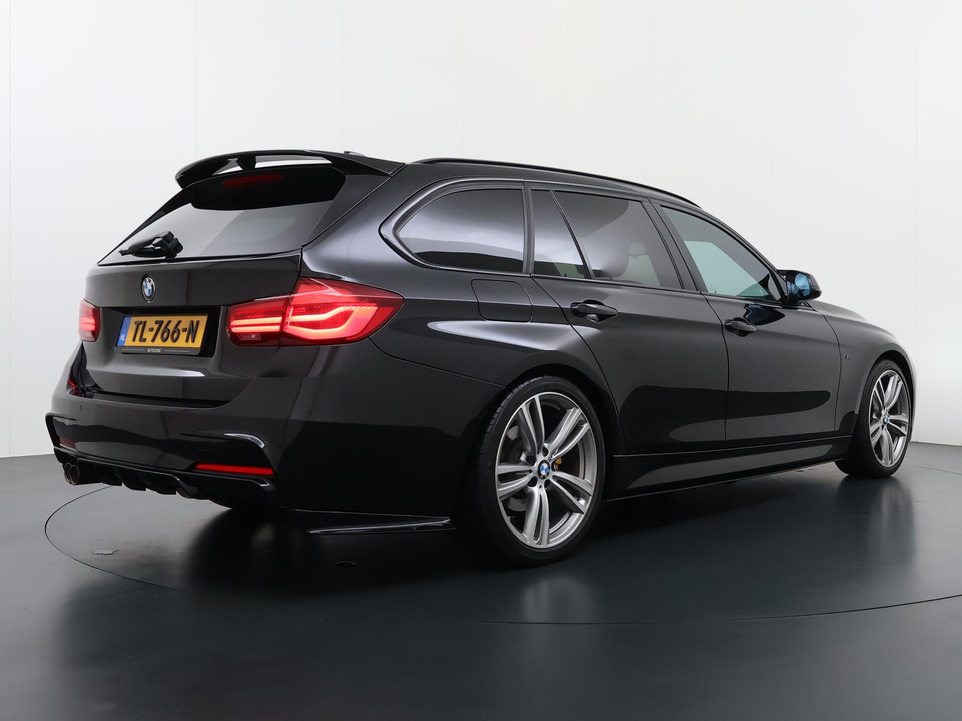 BMW 3 Serie Touring 320i M Sport Edition 2