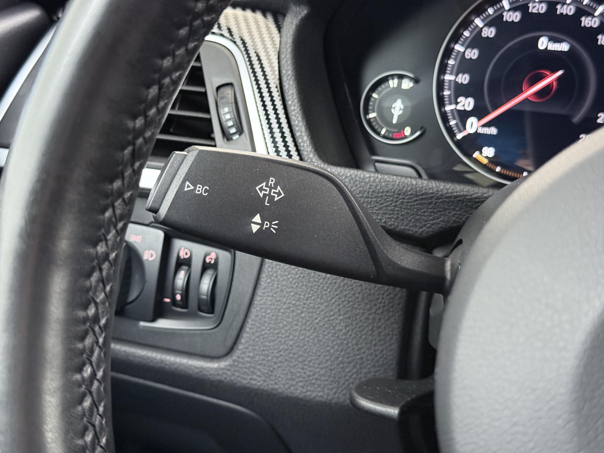 BMW 3 Serie Touring 320i M Sport Edition 25