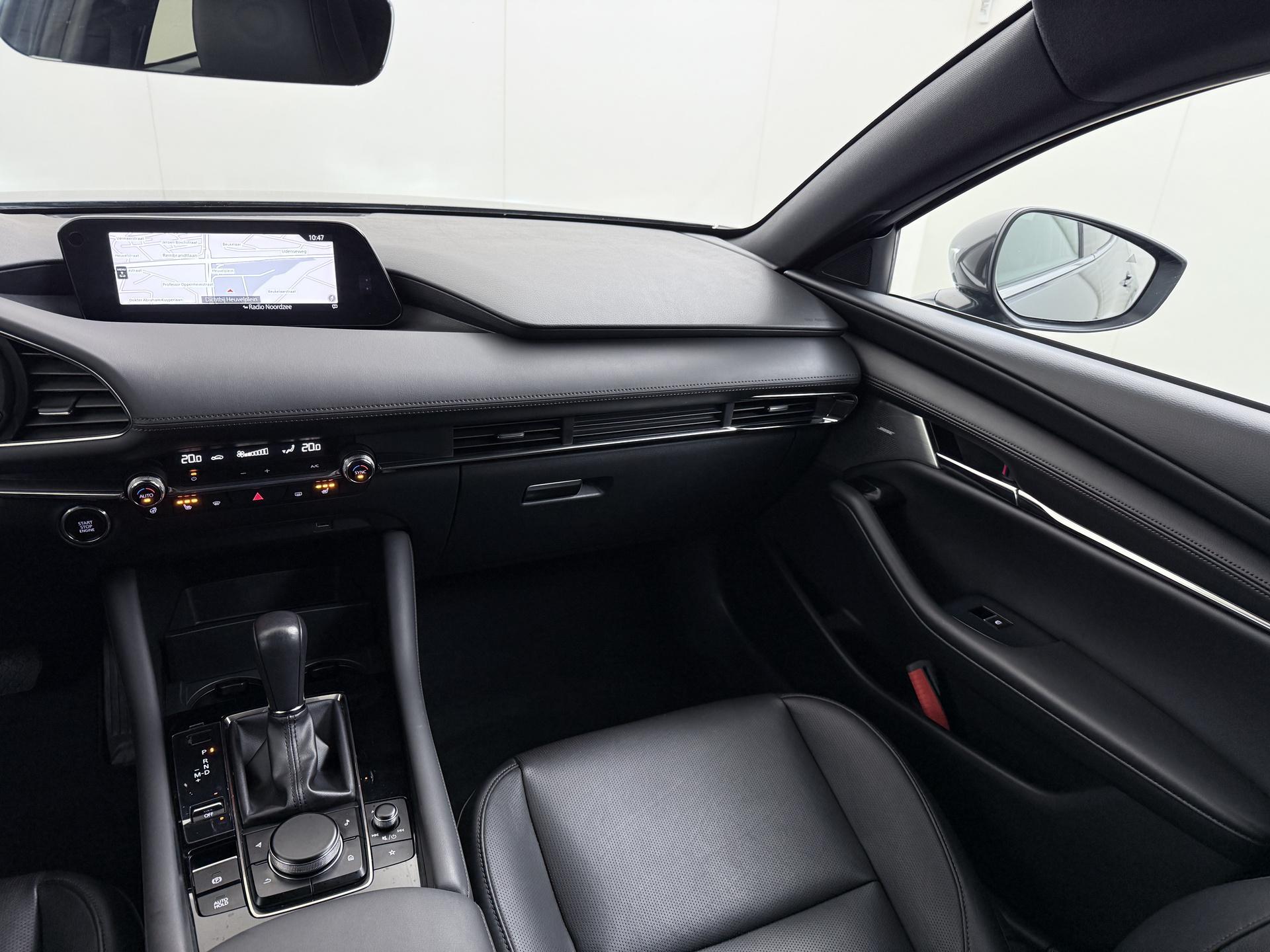 Mazda 3 2.0 e-SkyActiv-X M Hybrid 186 Luxury 20