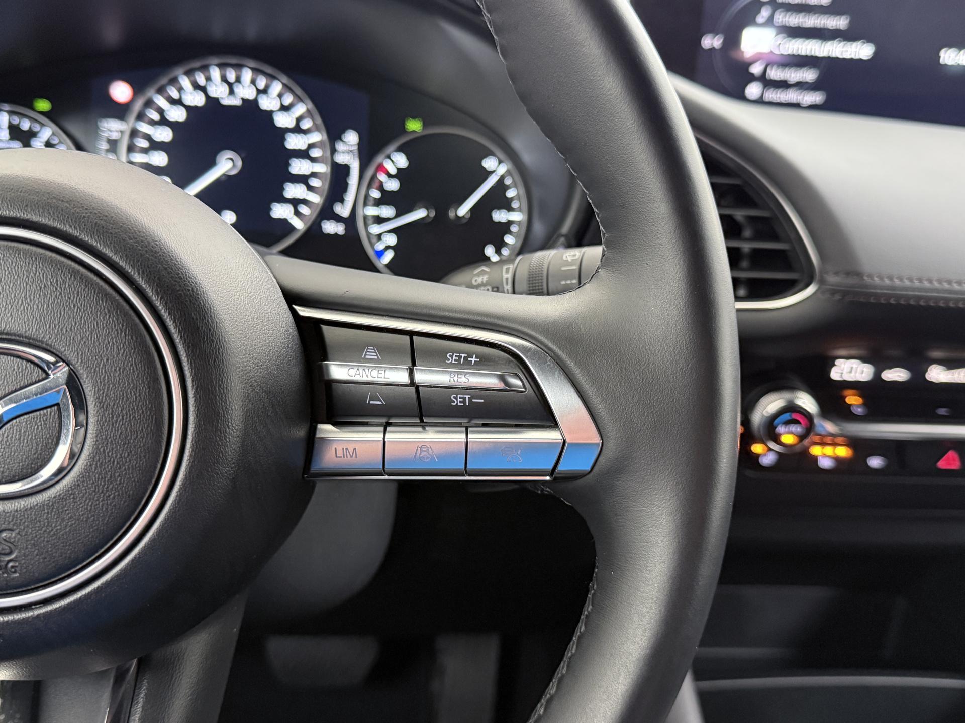 Mazda 3 2.0 e-SkyActiv-X M Hybrid 186 Luxury 24