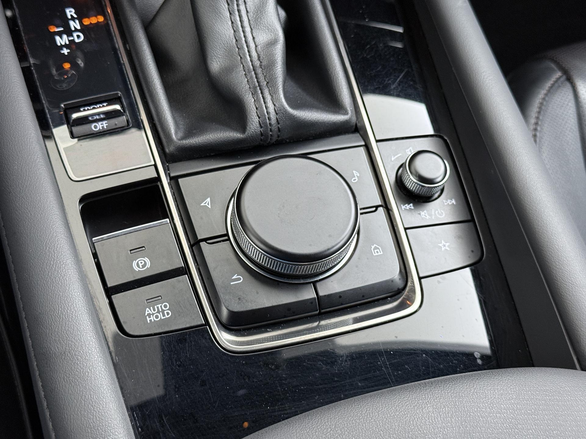 Mazda 3 2.0 e-SkyActiv-X M Hybrid 186 Luxury 32