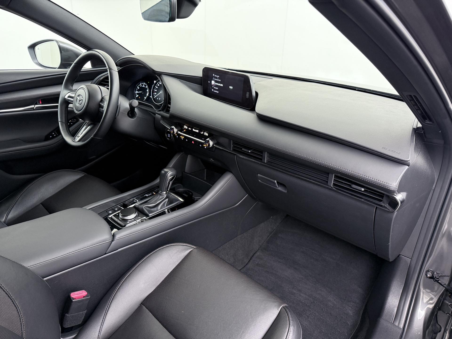 Mazda 3 2.0 e-SkyActiv-X M Hybrid 186 Luxury 33