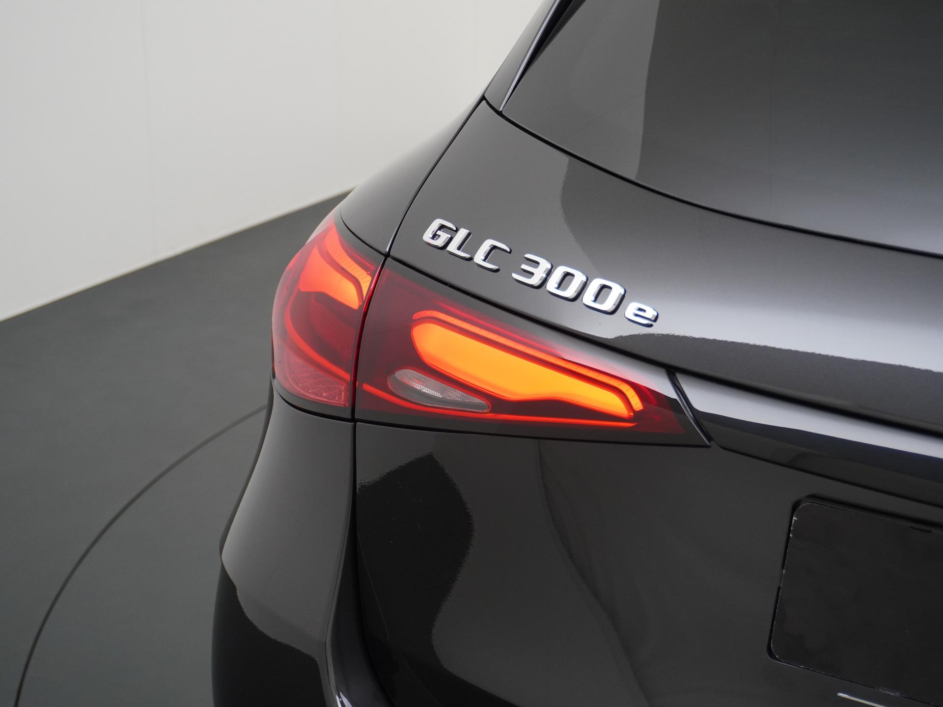 Mercedes-Benz GLC 300e 4MATIC Sport Edition 11