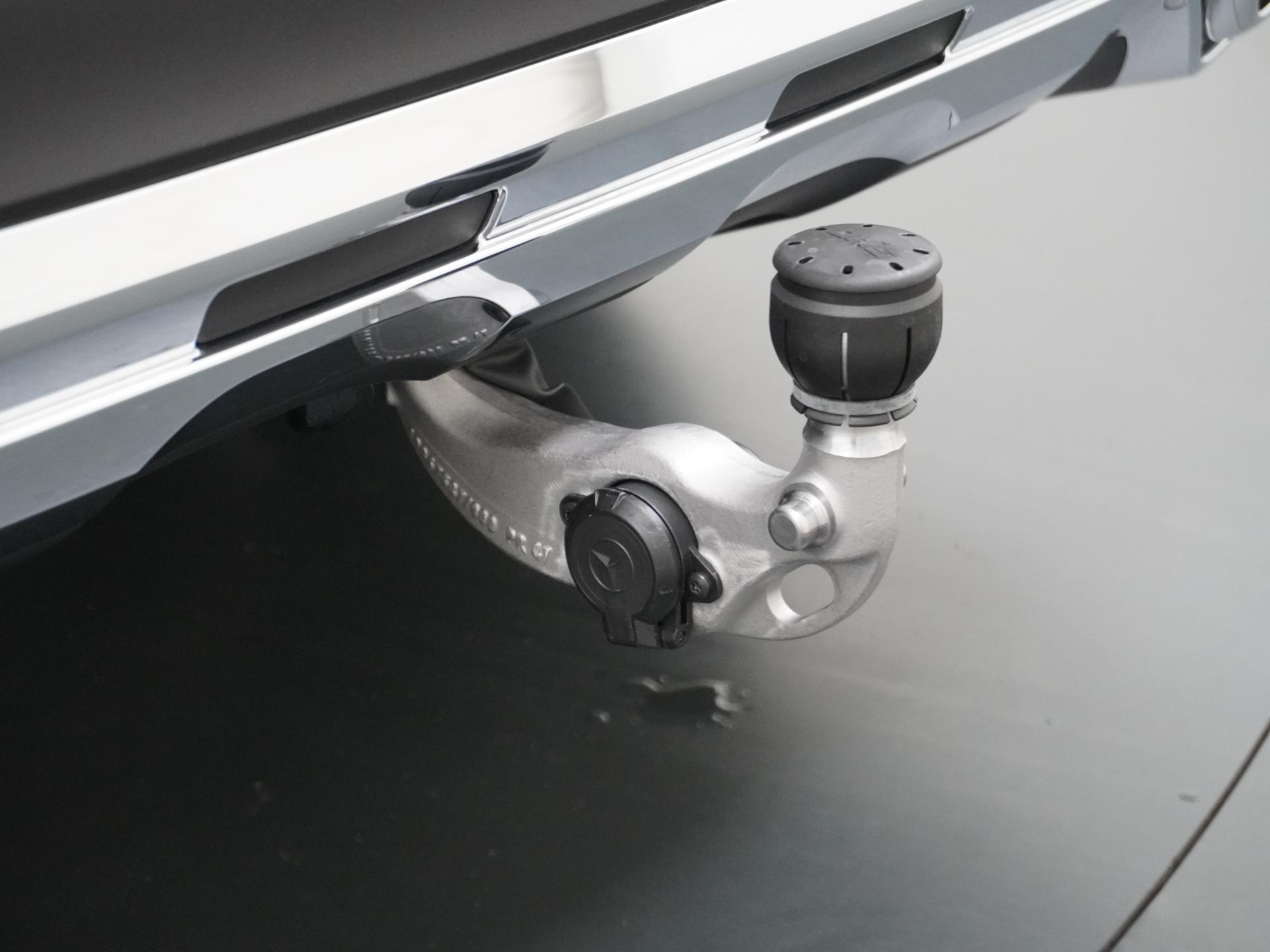 Mercedes-Benz GLC 300e 4MATIC Sport Edition 12