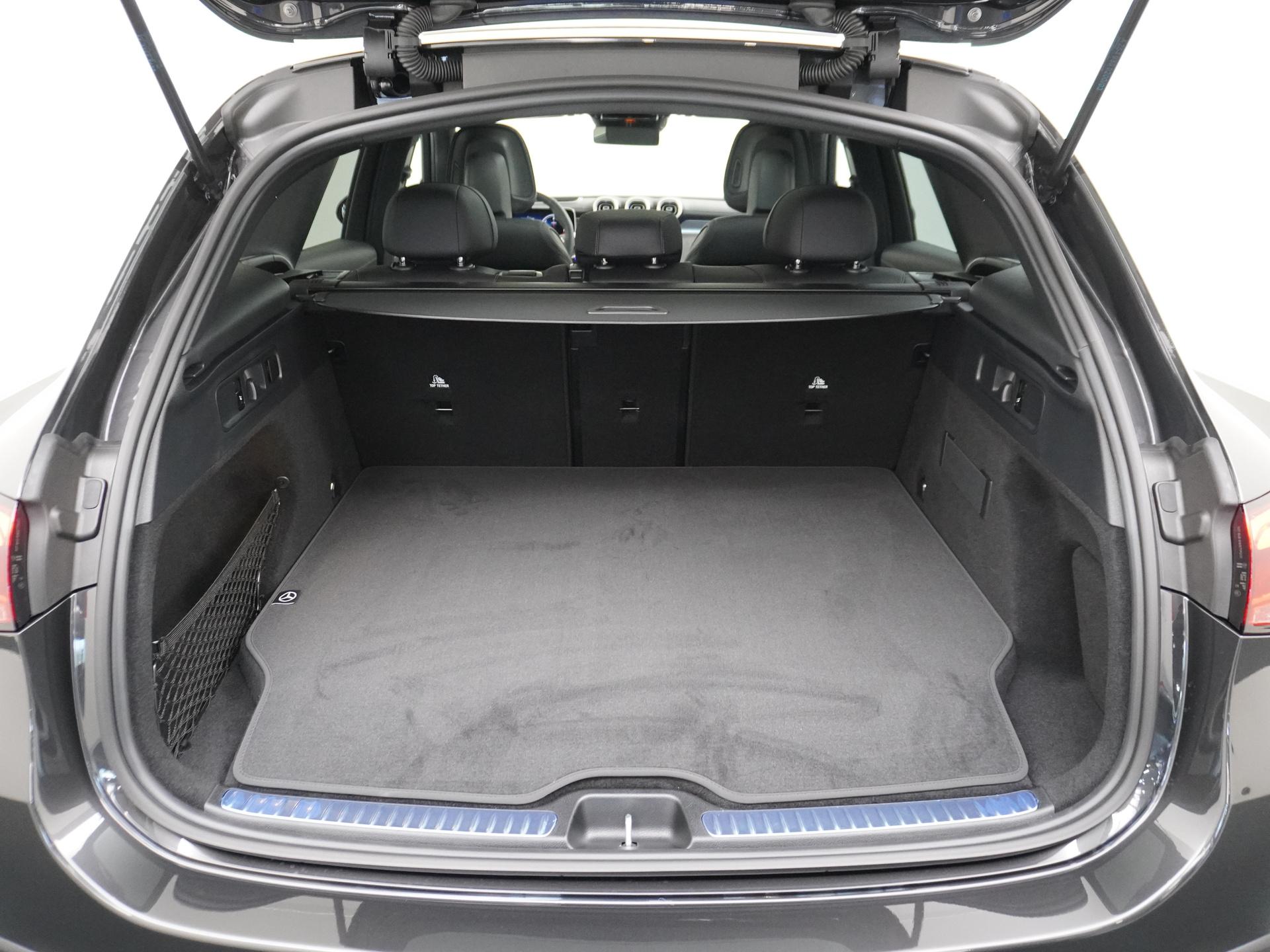 Mercedes-Benz GLC 300e 4MATIC Sport Edition 13