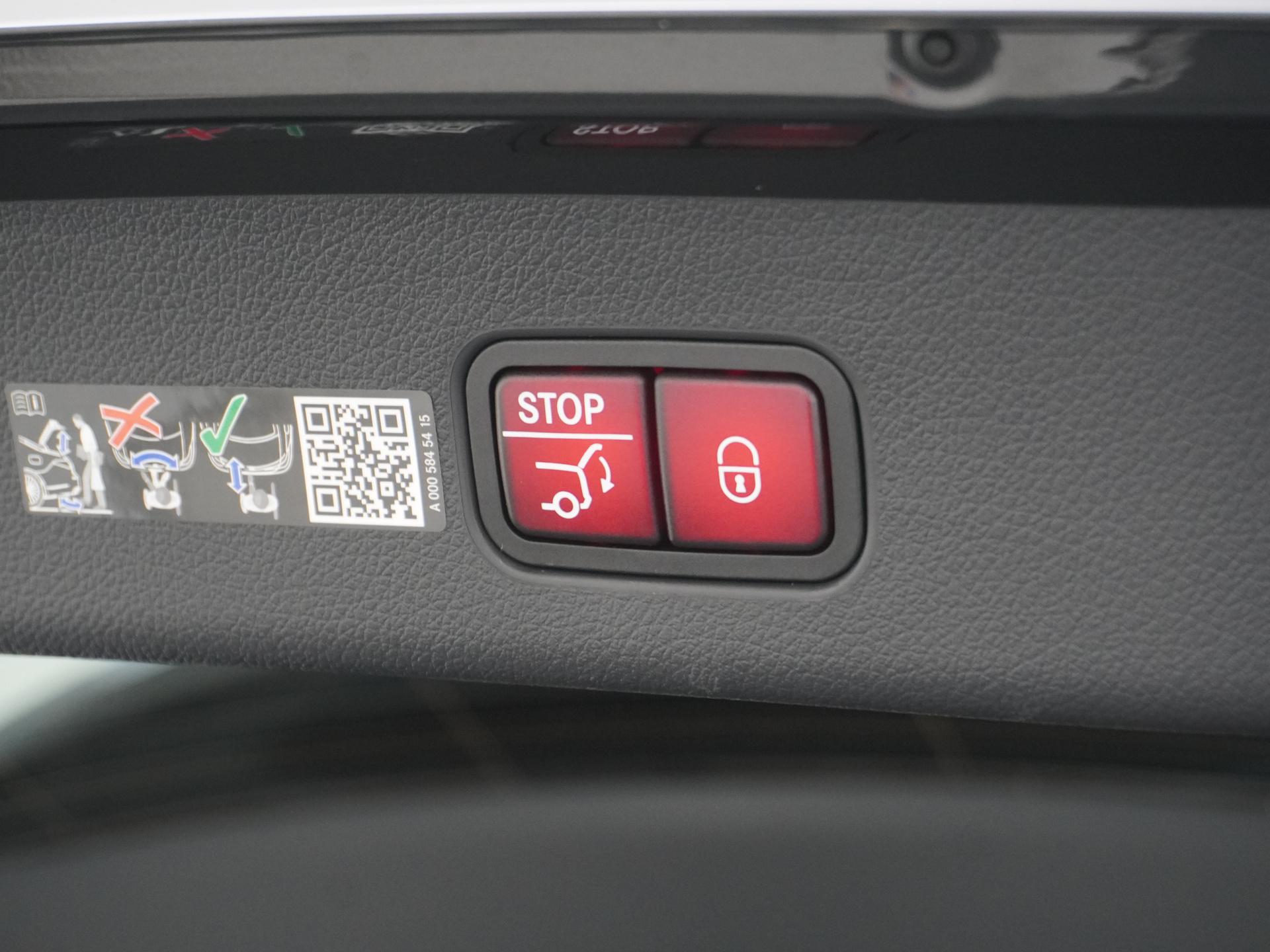 Mercedes-Benz GLC 300e 4MATIC Sport Edition 14