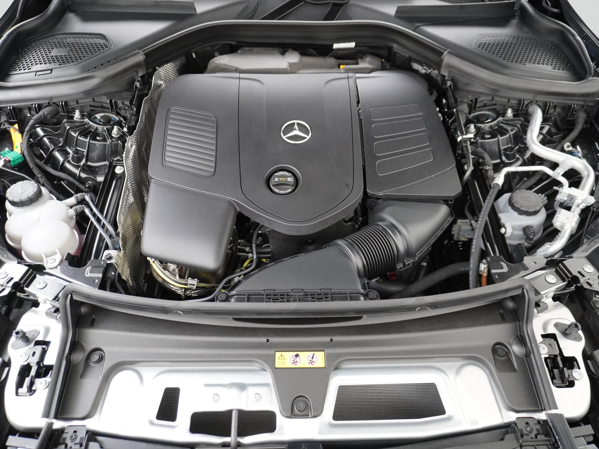 Mercedes-Benz GLC 300e 4MATIC Sport Edition 18