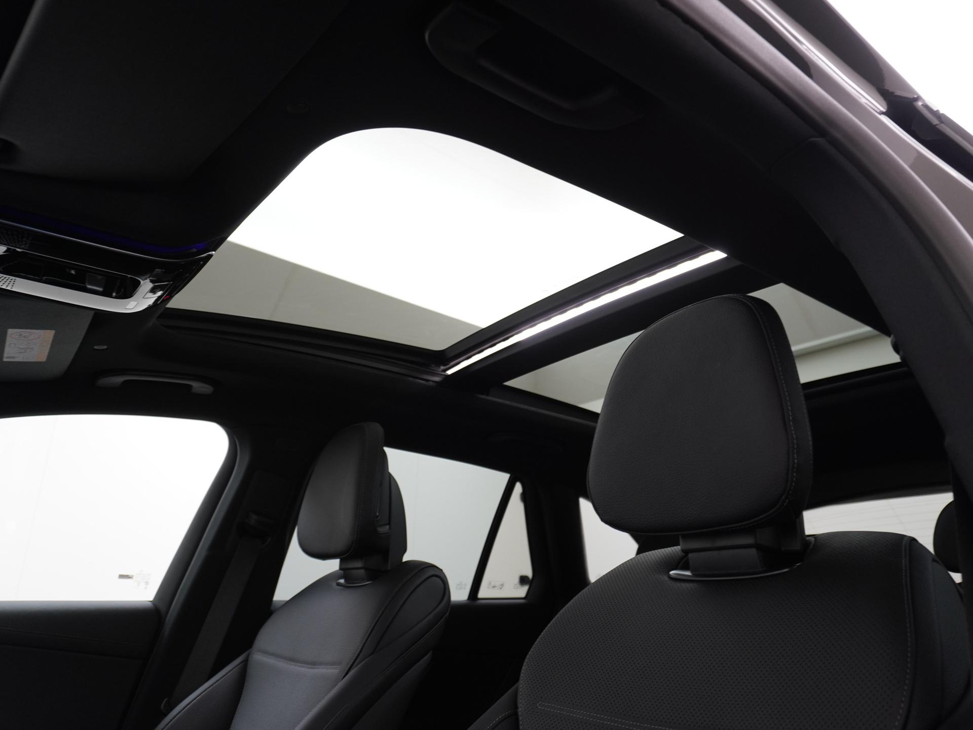 Mercedes-Benz GLC 300e 4MATIC Sport Edition 23