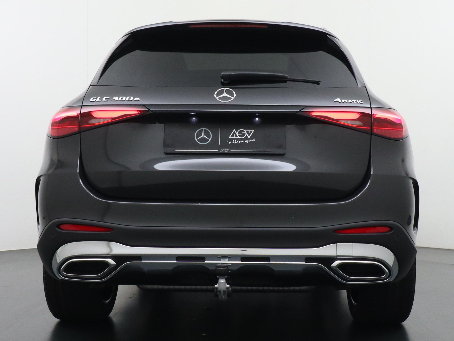 Mercedes-Benz GLC 300e 4MATIC Sport Edition 3