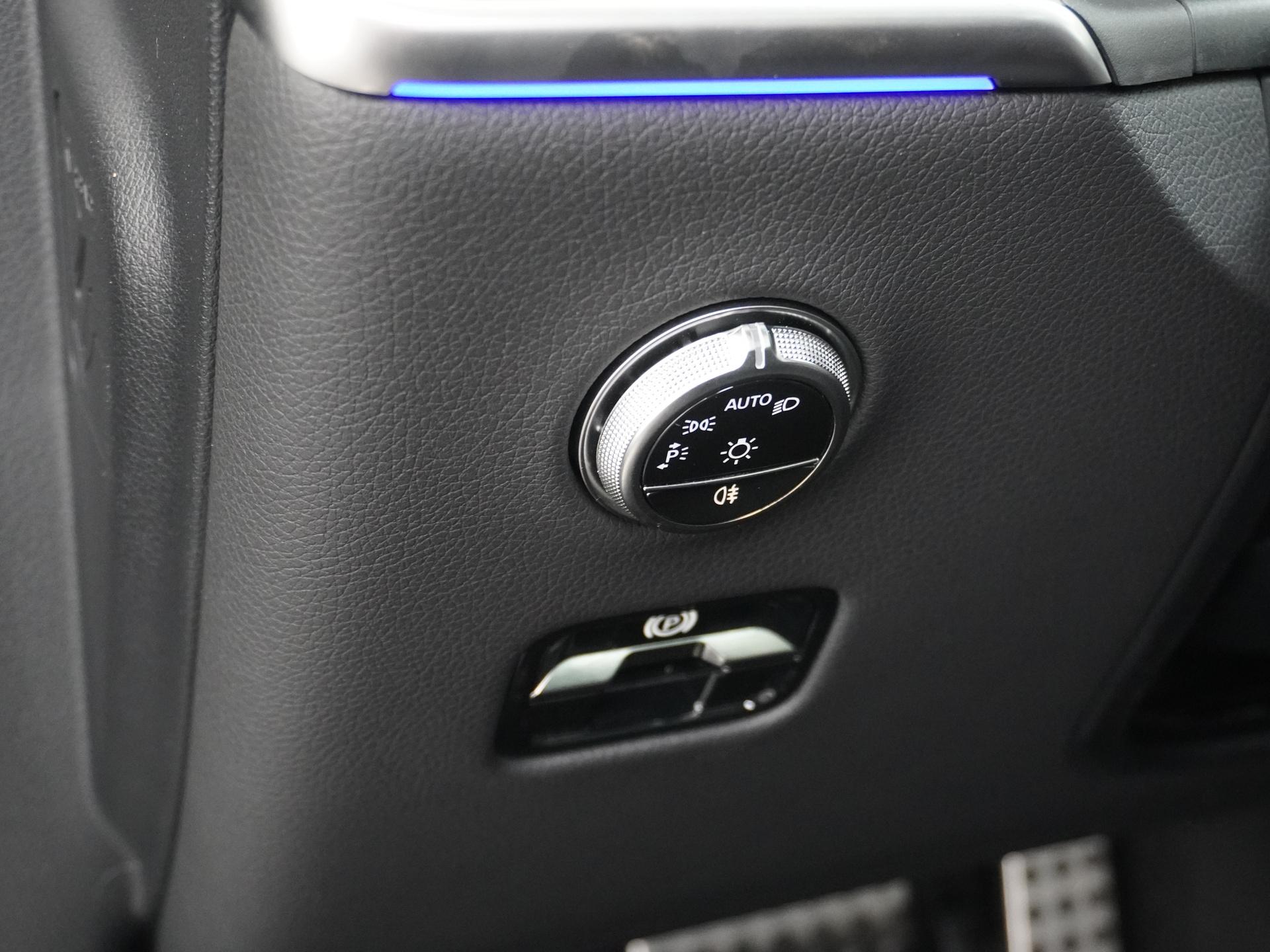 Mercedes-Benz GLC 300e 4MATIC Sport Edition 30