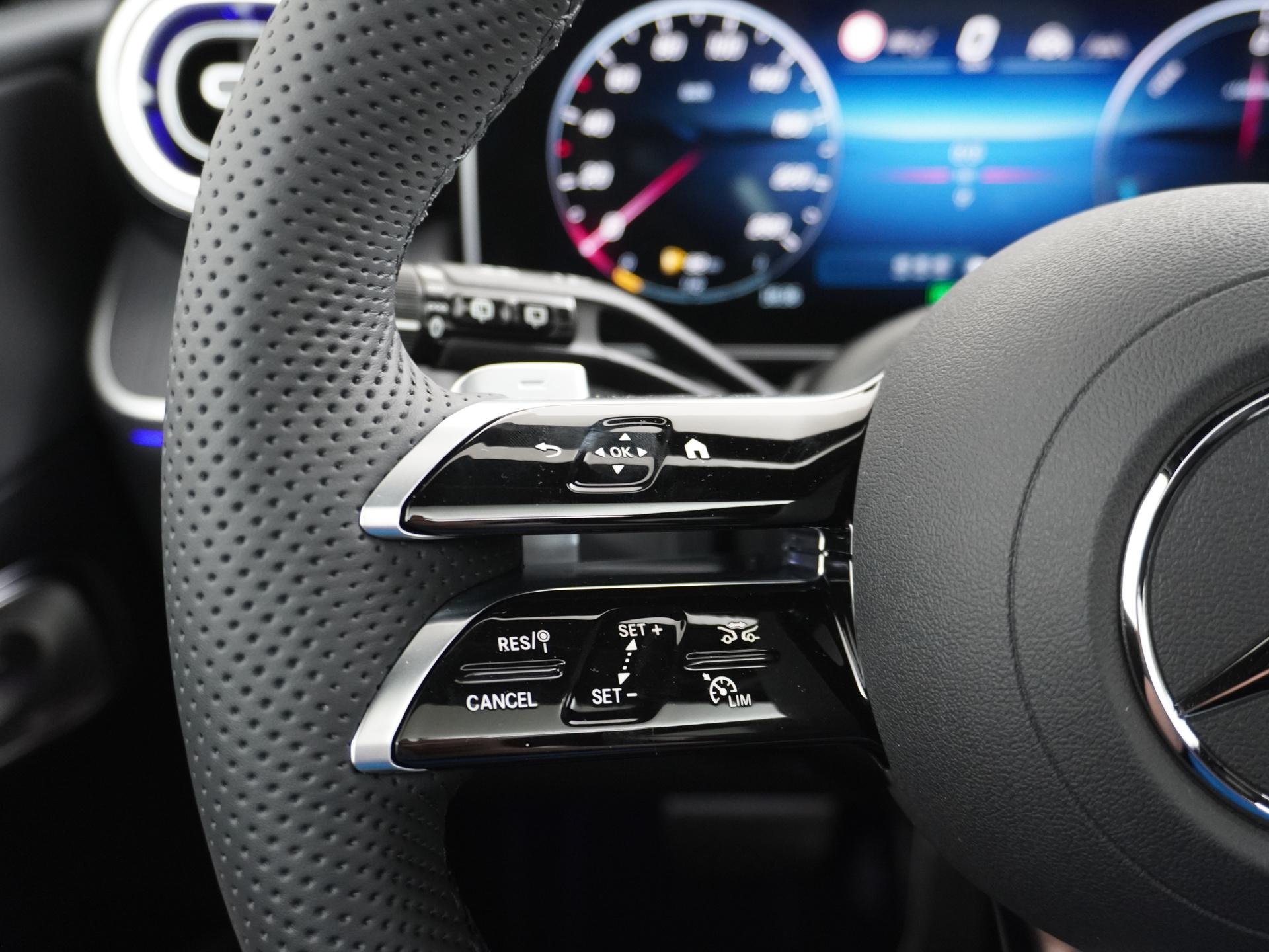 Mercedes-Benz GLC 300e 4MATIC Sport Edition 32