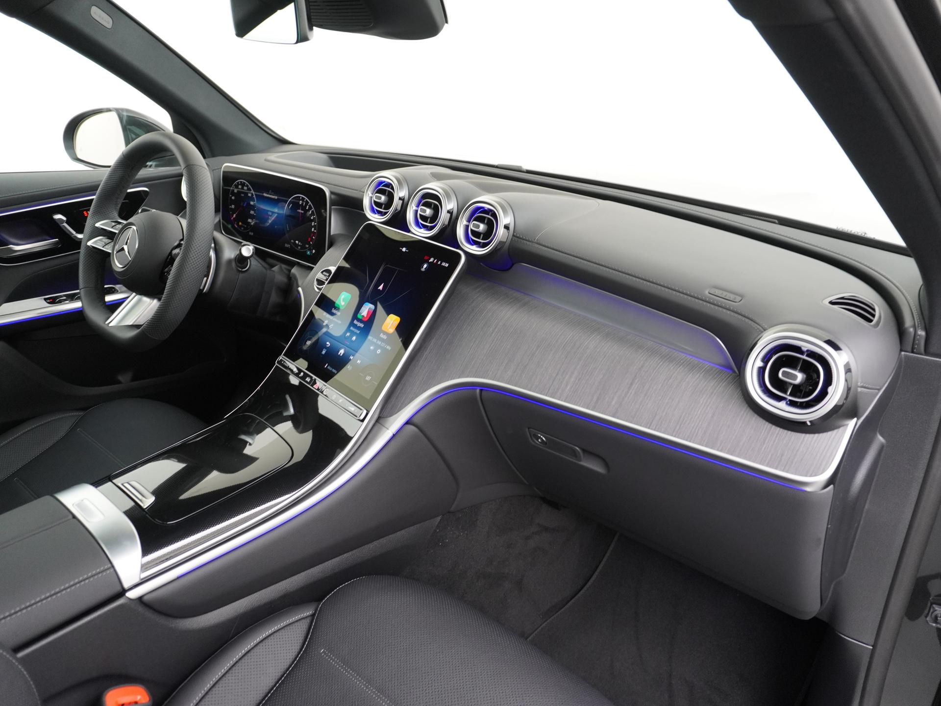 Mercedes-Benz GLC 300e 4MATIC Sport Edition 52