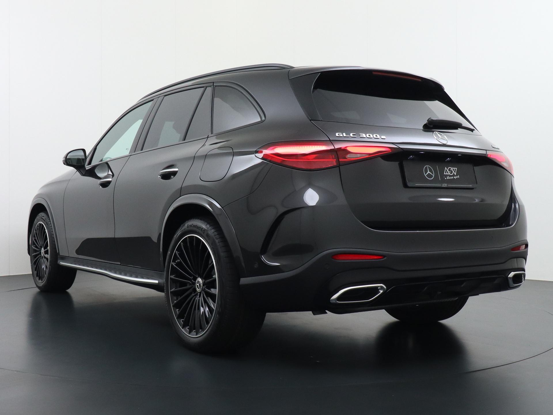 Mercedes-Benz GLC 300e 4MATIC Sport Edition 2