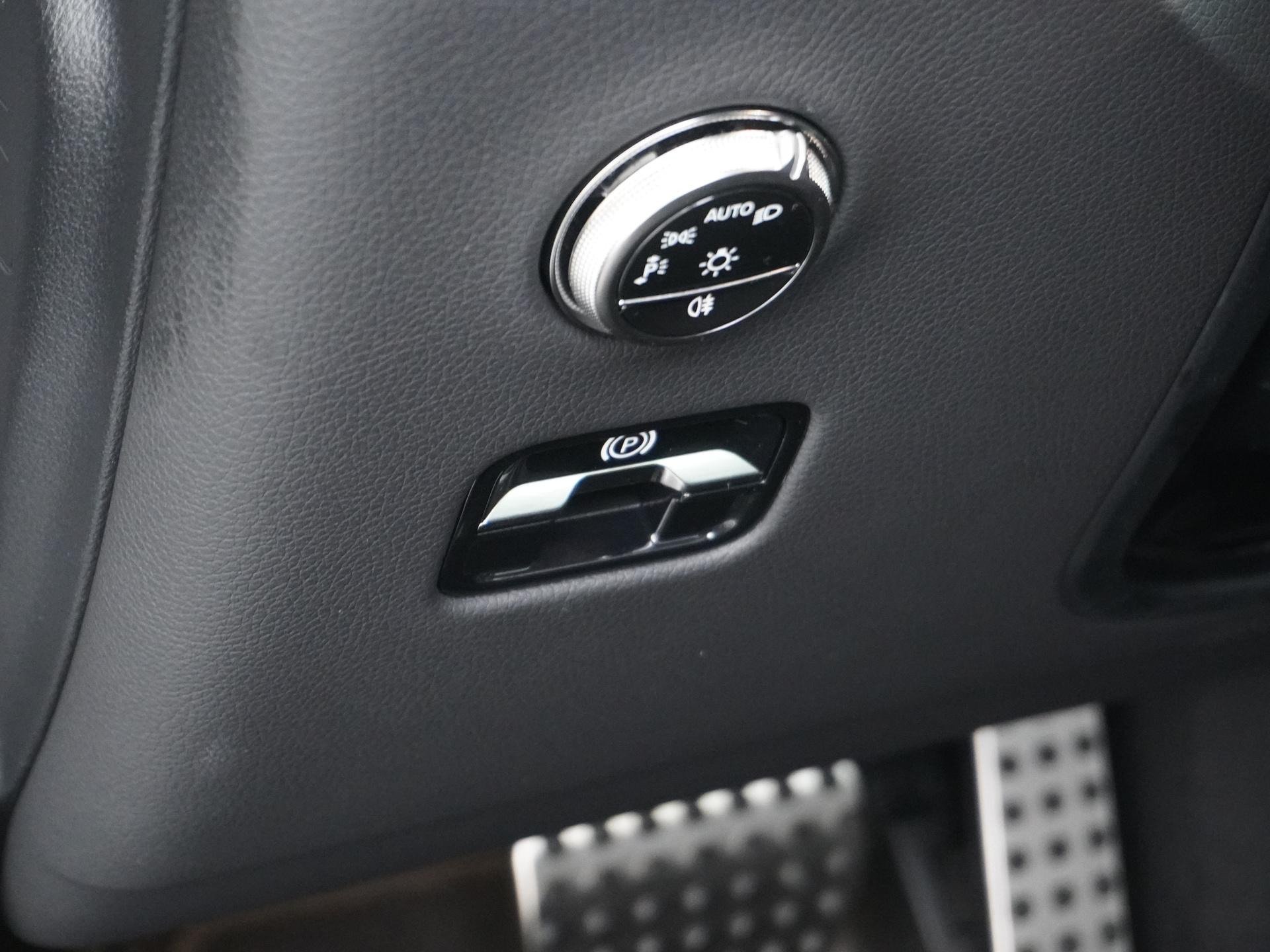 Mercedes-Benz GLC 300e 4MATIC Sport Edition 24