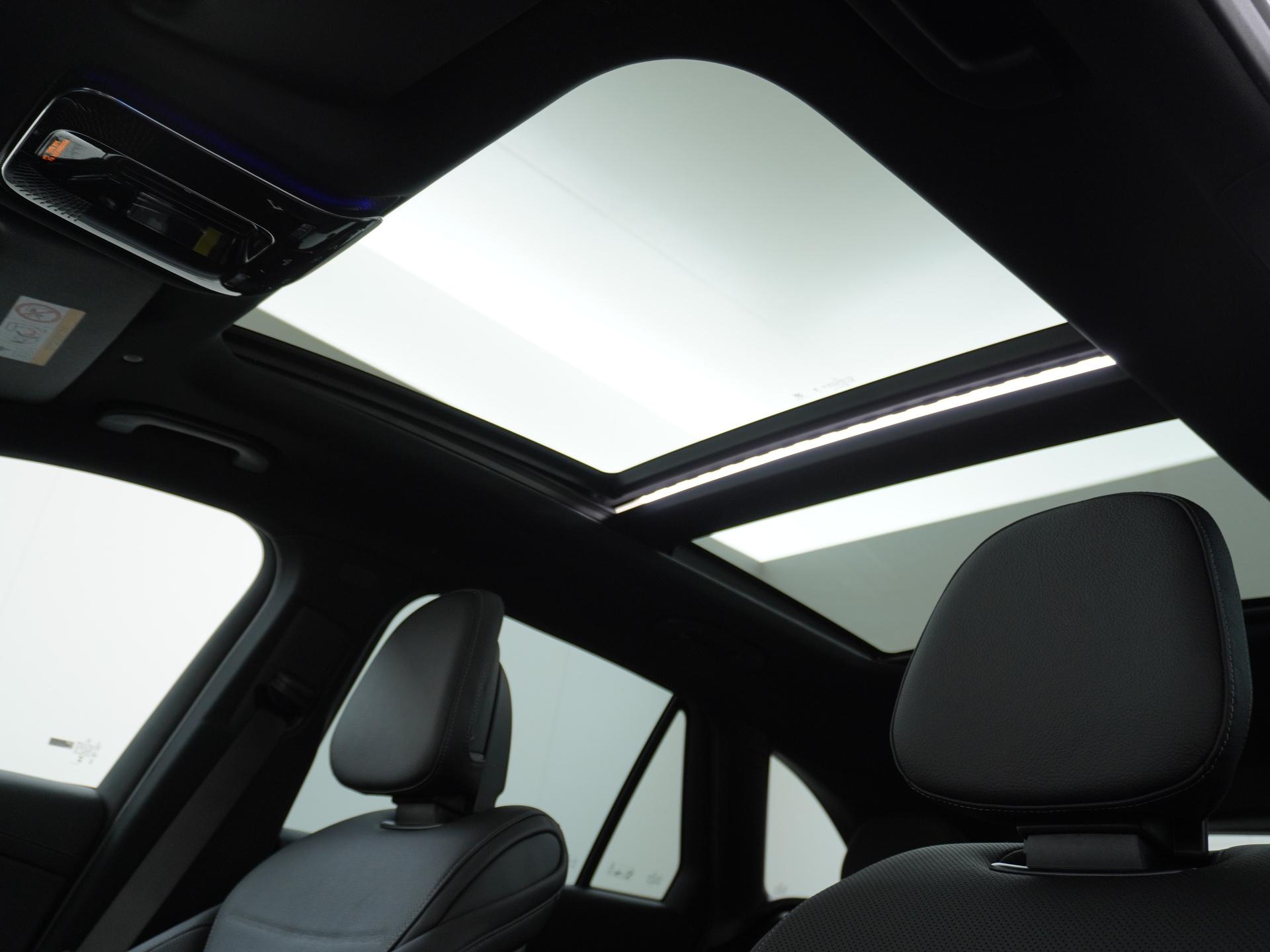 Mercedes-Benz GLC 300e 4MATIC Sport Edition 25