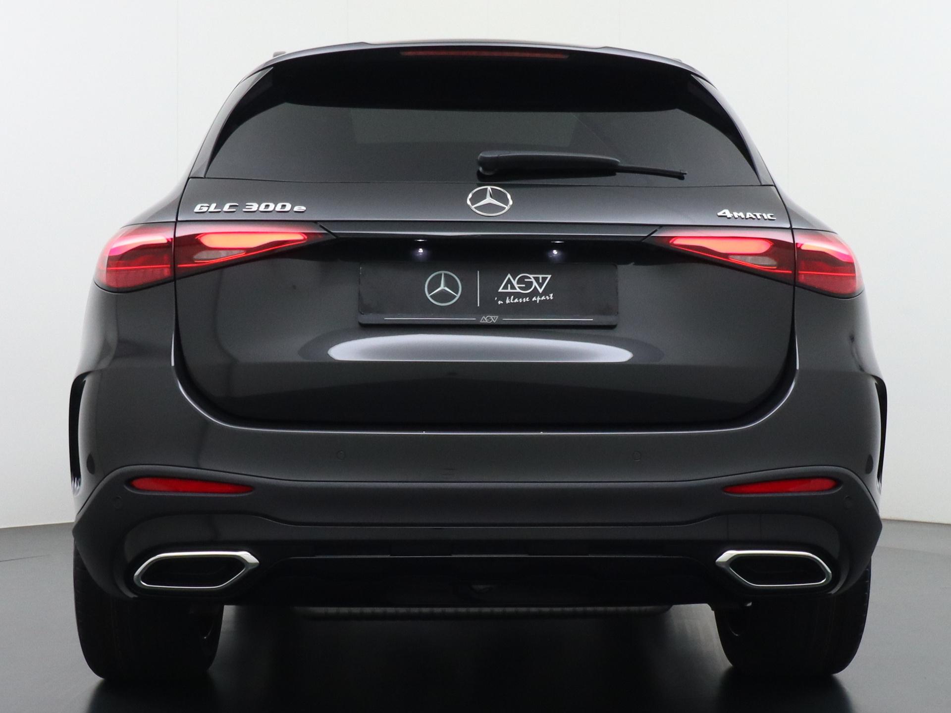 Mercedes-Benz GLC 300e 4MATIC Sport Edition 3