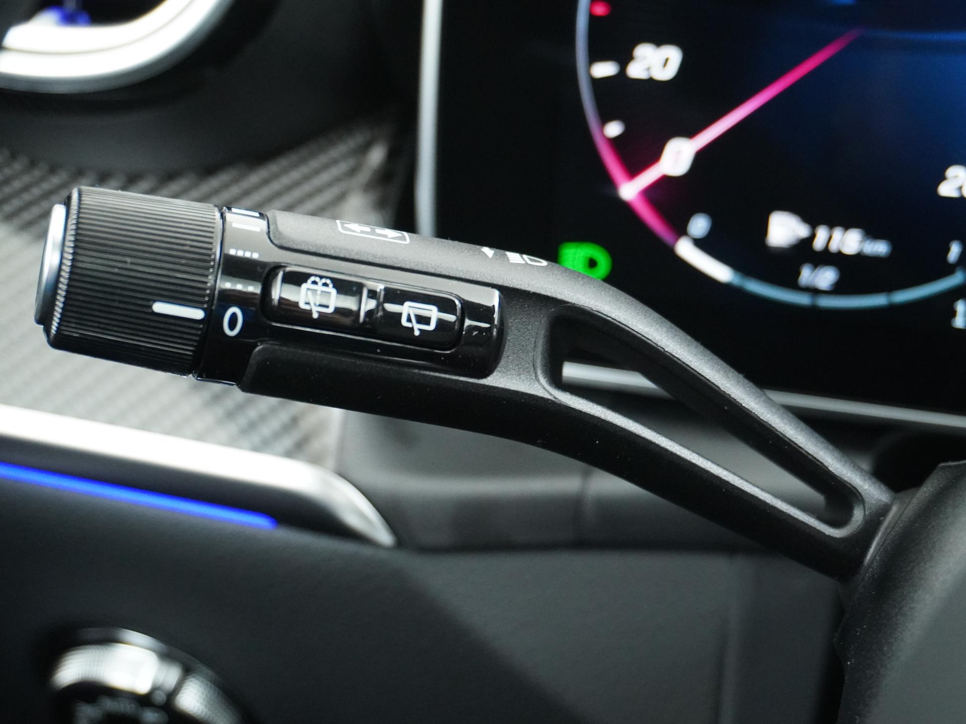 Mercedes-Benz GLC 300e 4MATIC Sport Edition 32