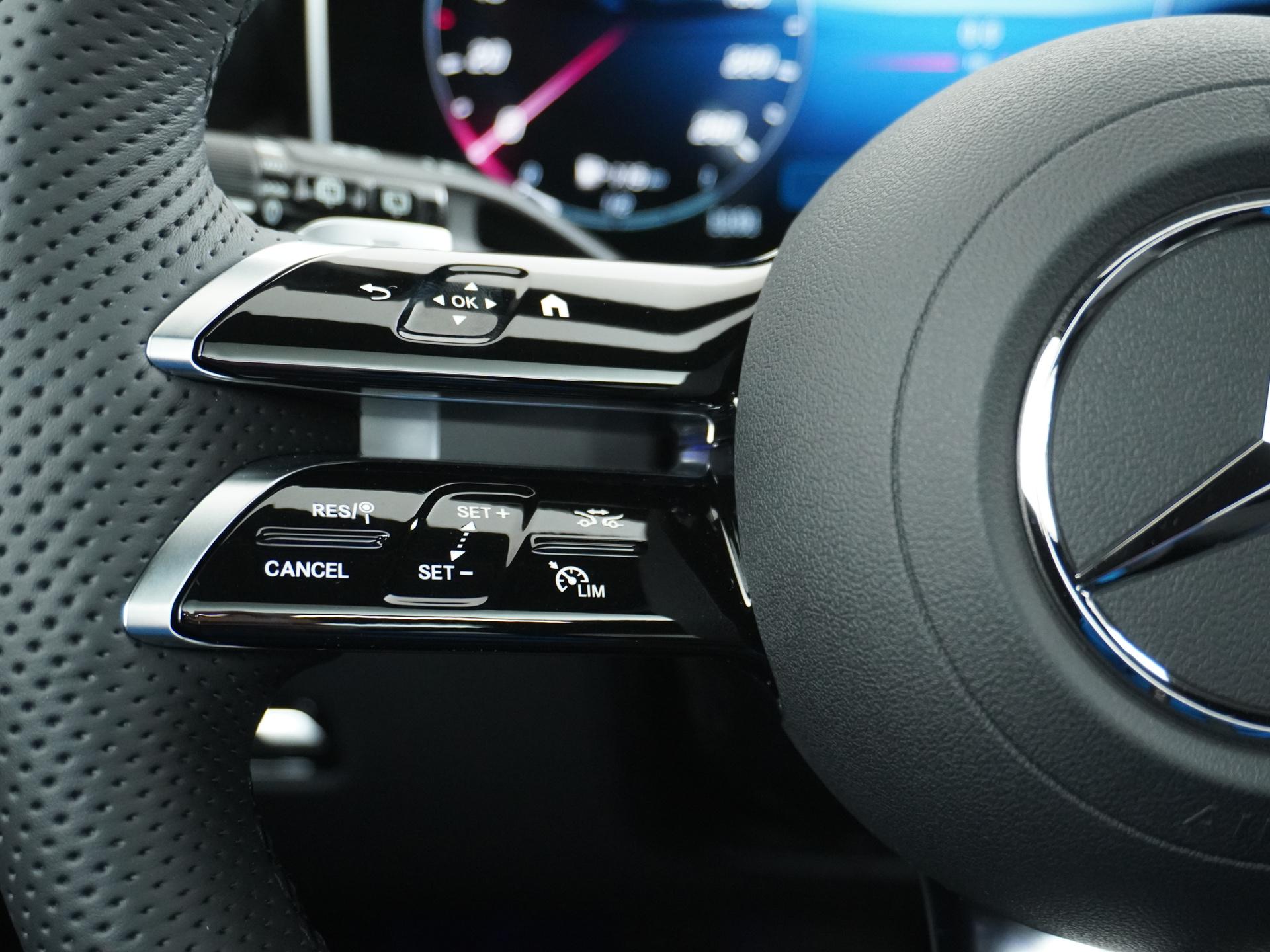 Mercedes-Benz GLC 300e 4MATIC Sport Edition 34