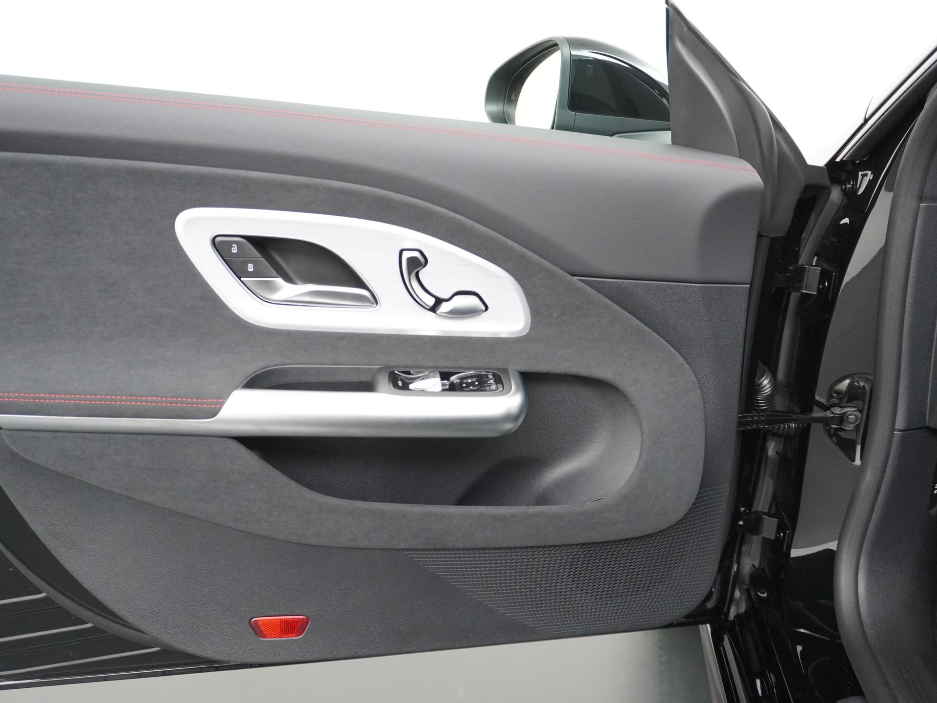 Mercedes-Benz CLA-Klasse 250+ Launch Edition 85 kWh Accu 16