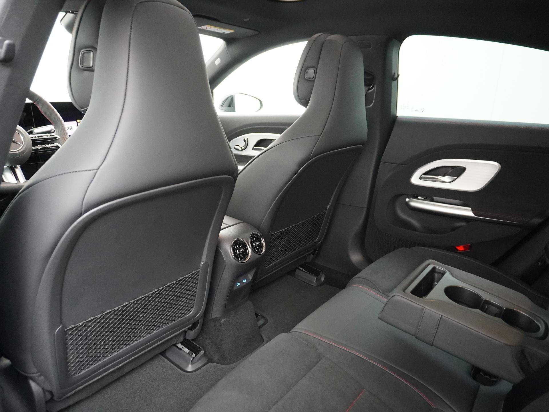 Mercedes-Benz CLA-Klasse 250+ Launch Edition 85 kWh Accu 21