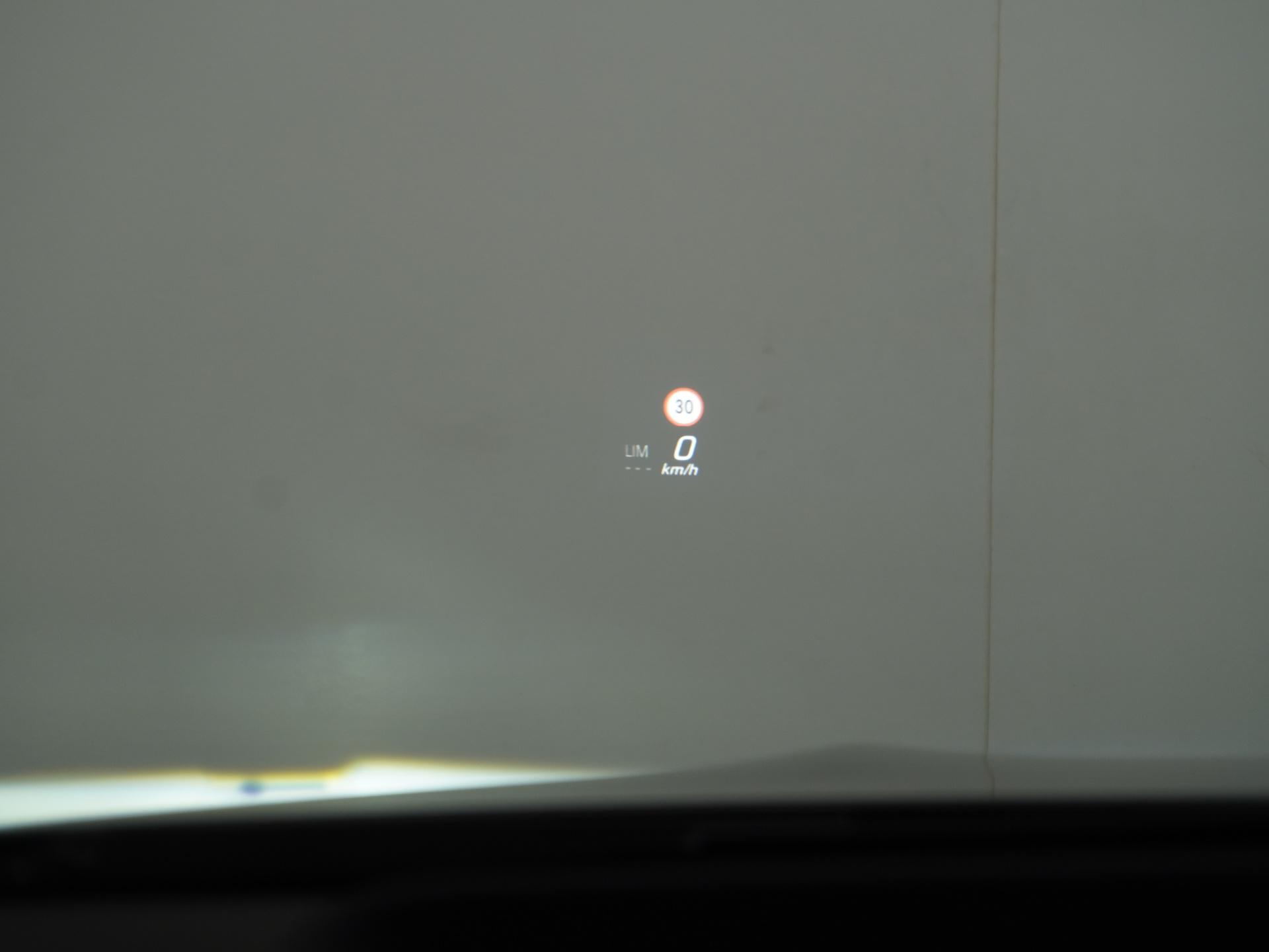 Mercedes-Benz GLA 180 Business Solution AMG 38