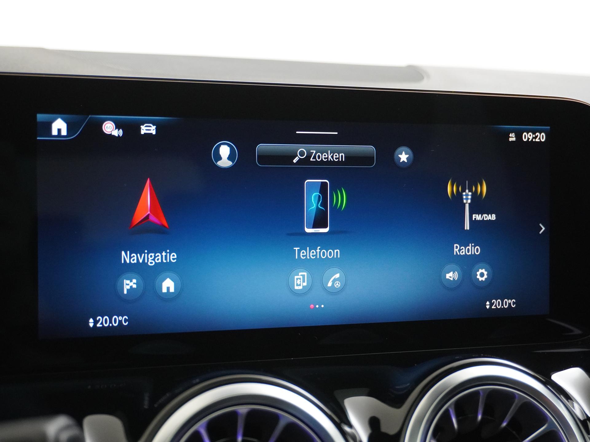 Mercedes-Benz GLA 180 Business Solution AMG 39