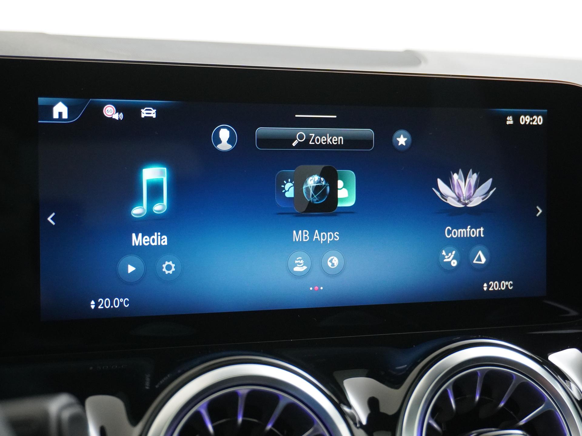 Mercedes-Benz GLA 180 Business Solution AMG 40