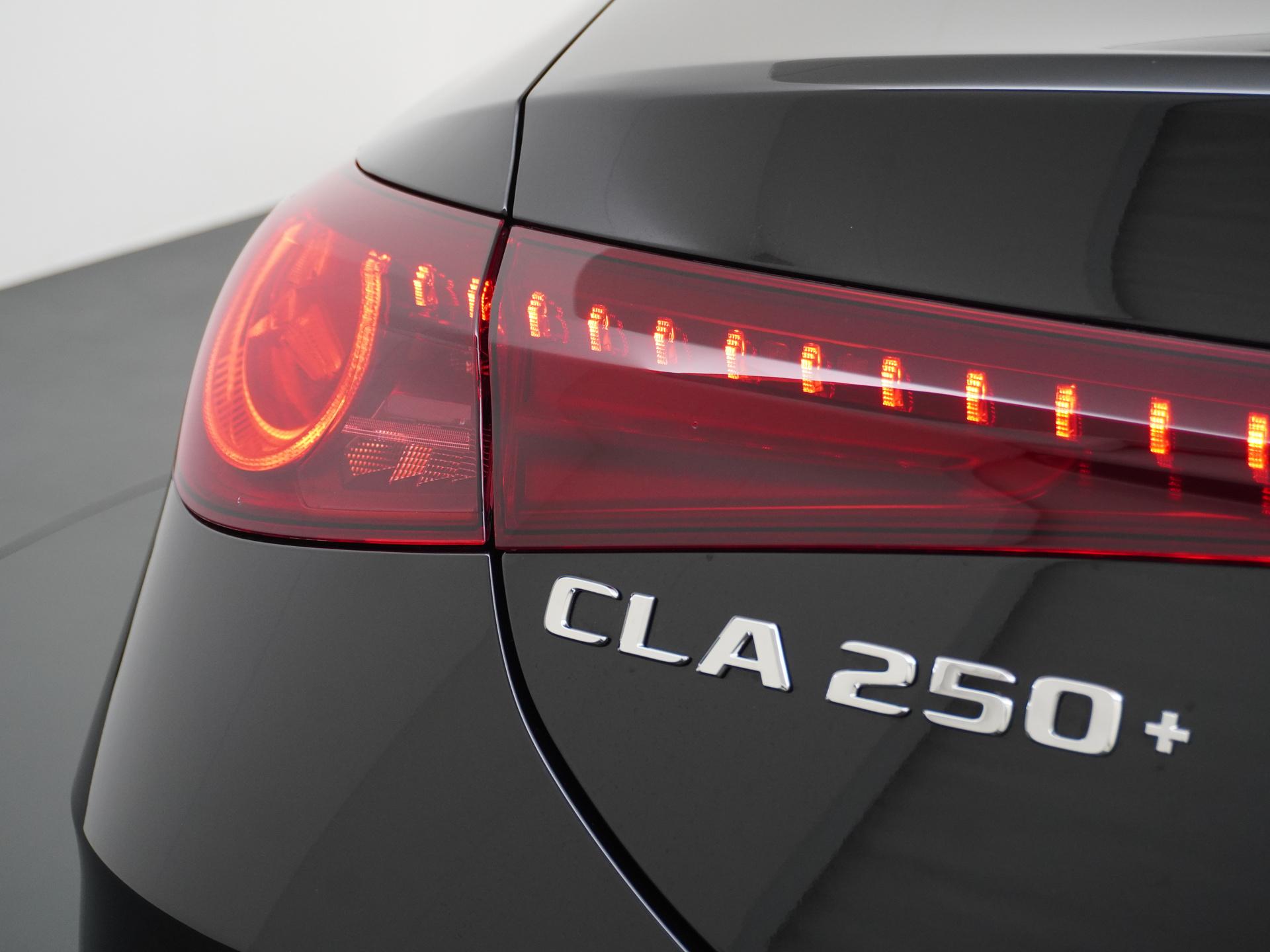 Mercedes-Benz CLA-Klasse 250+ Launch Edition 85 kWh Accu 11