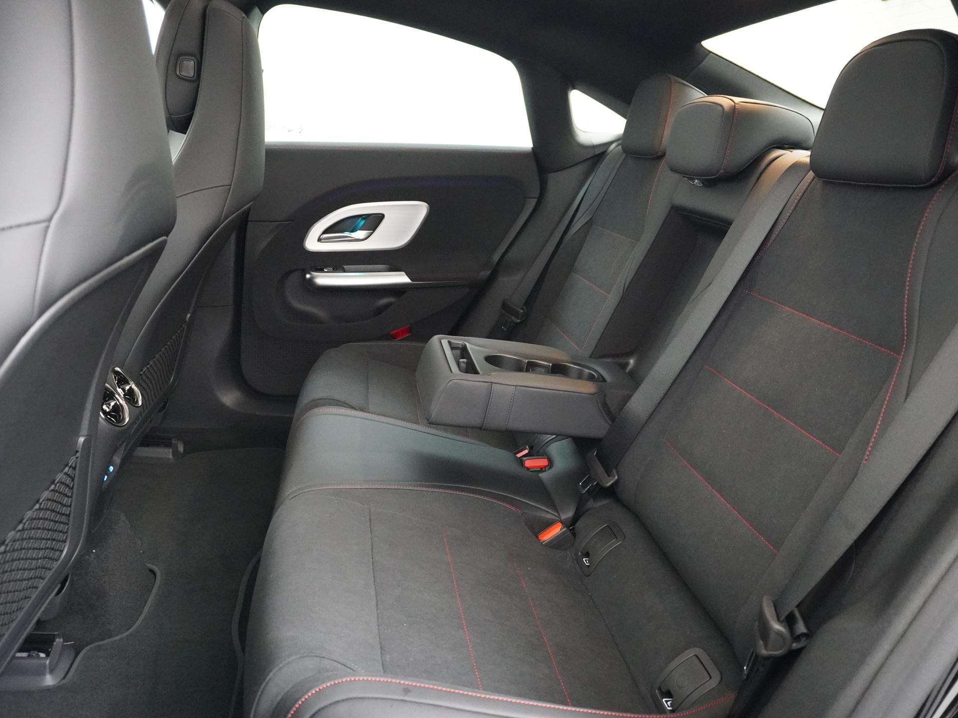 Mercedes-Benz CLA-Klasse 250+ Launch Edition 85 kWh Accu 25