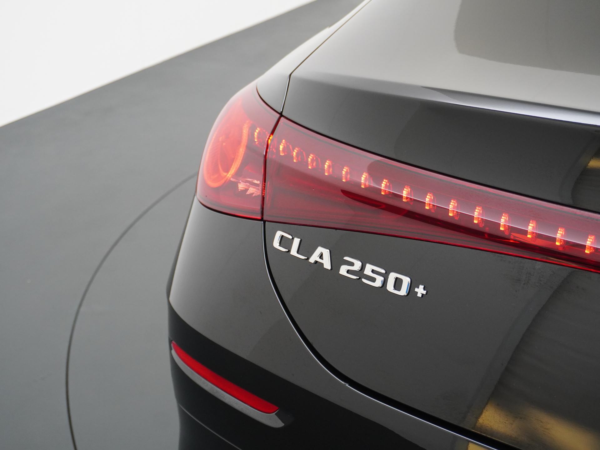 Mercedes-Benz CLA-Klasse 250+ Launch Edition 85 kWh Accu 11