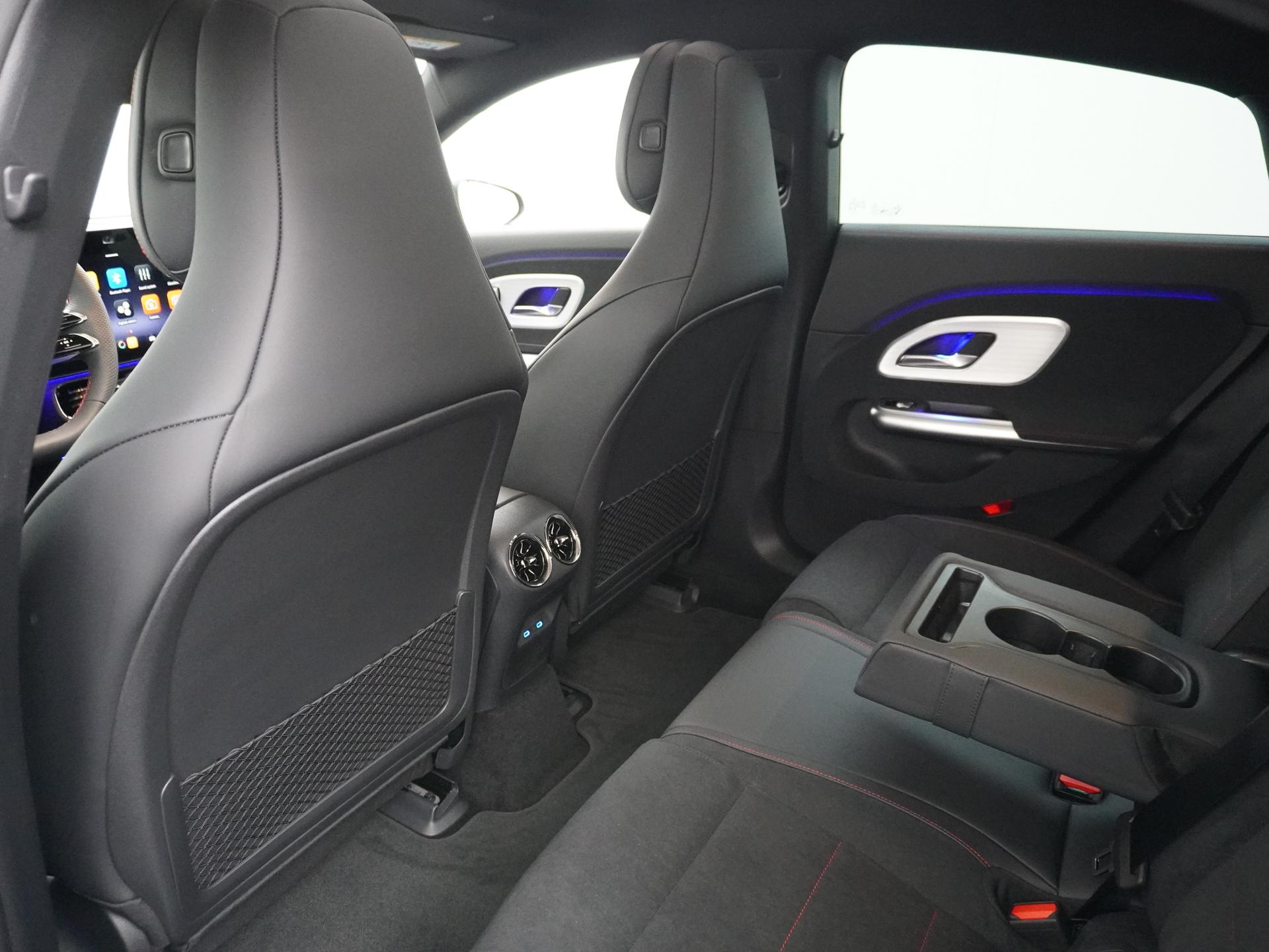 Mercedes-Benz CLA-Klasse 250+ Launch Edition 85 kWh Accu 21