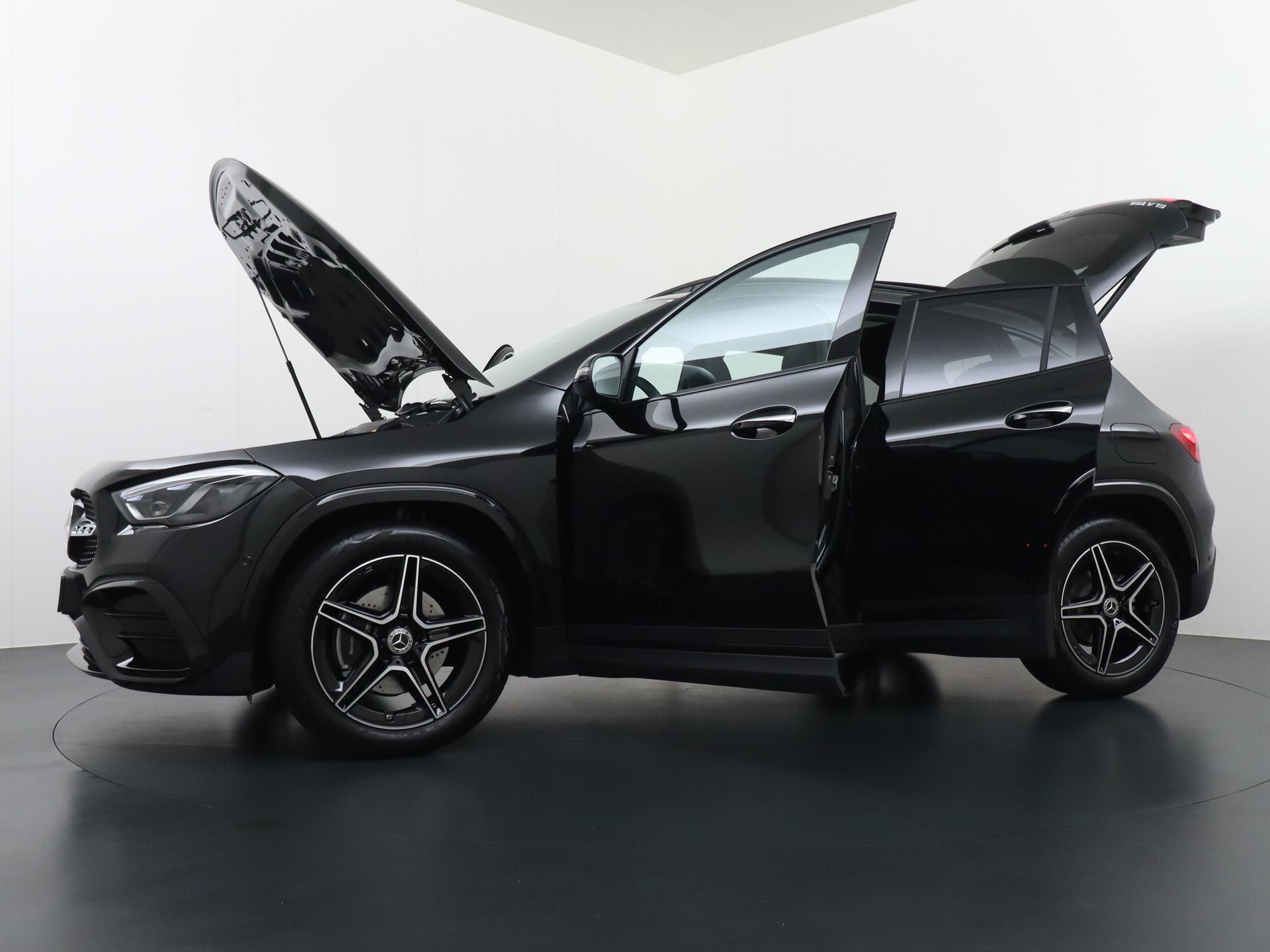 Mercedes-Benz GLA 180 Business Solution AMG 10