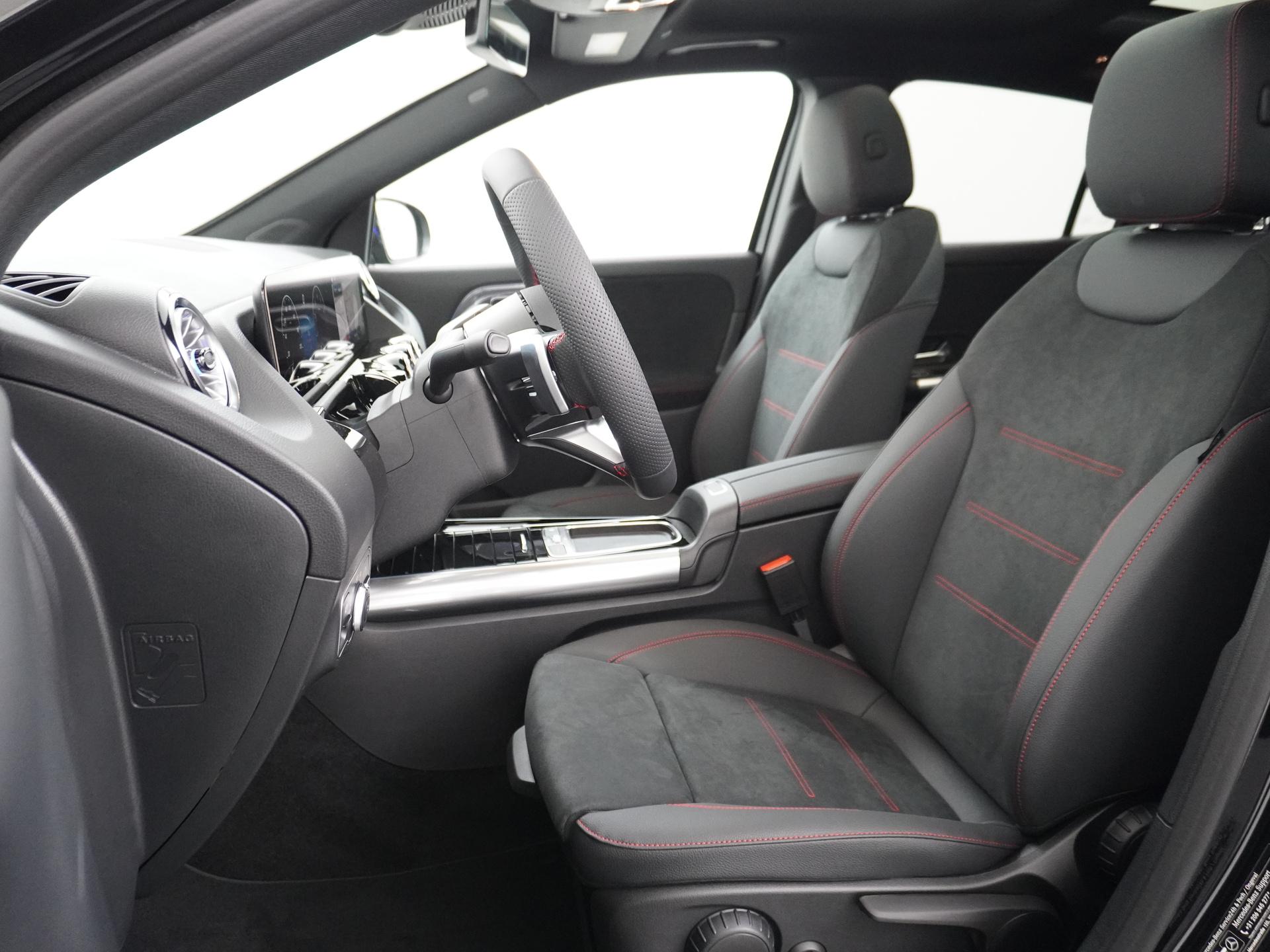 Mercedes-Benz GLA 180 Business Solution AMG 21