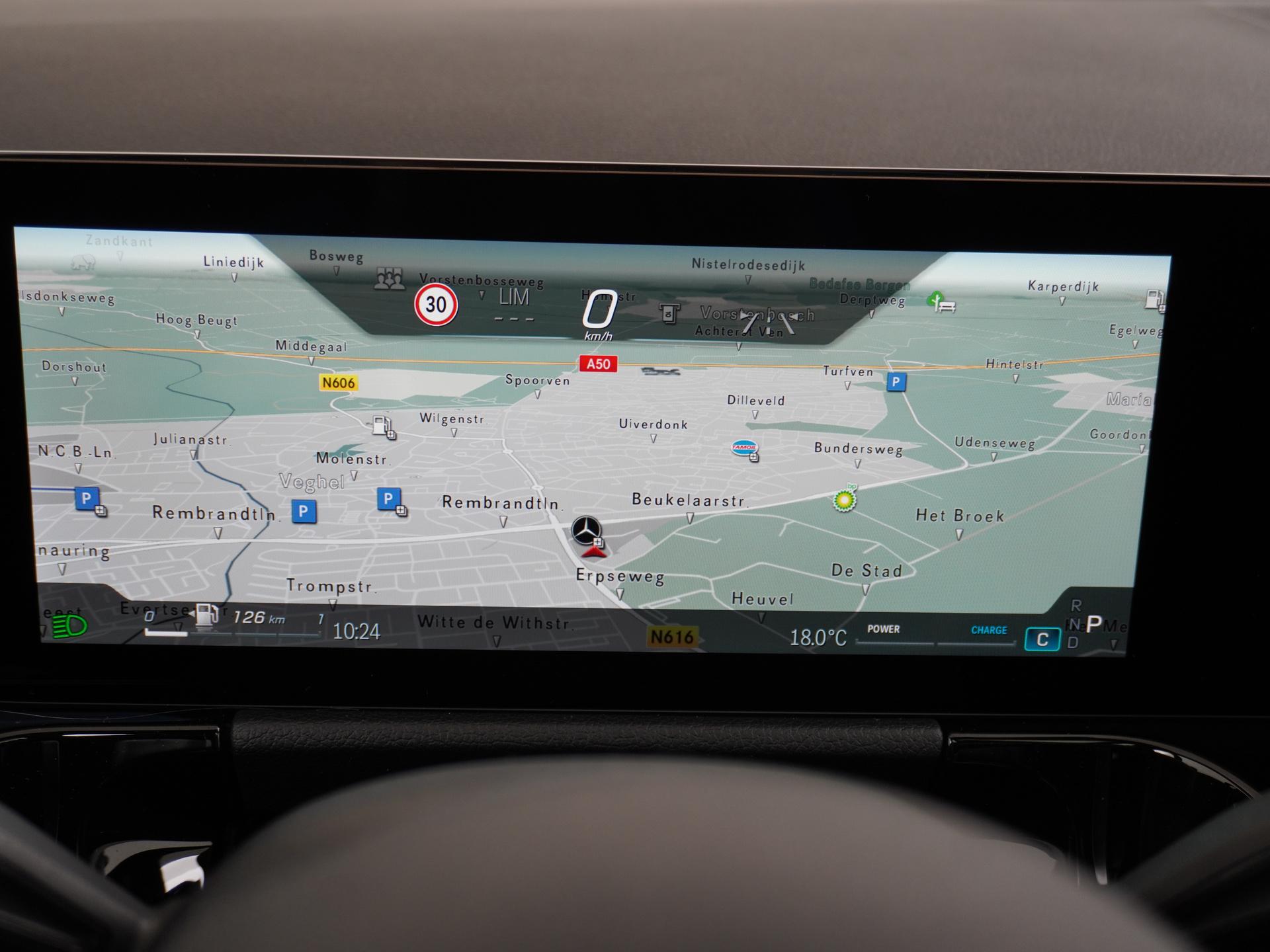 Mercedes-Benz GLA 180 Business Solution AMG 34