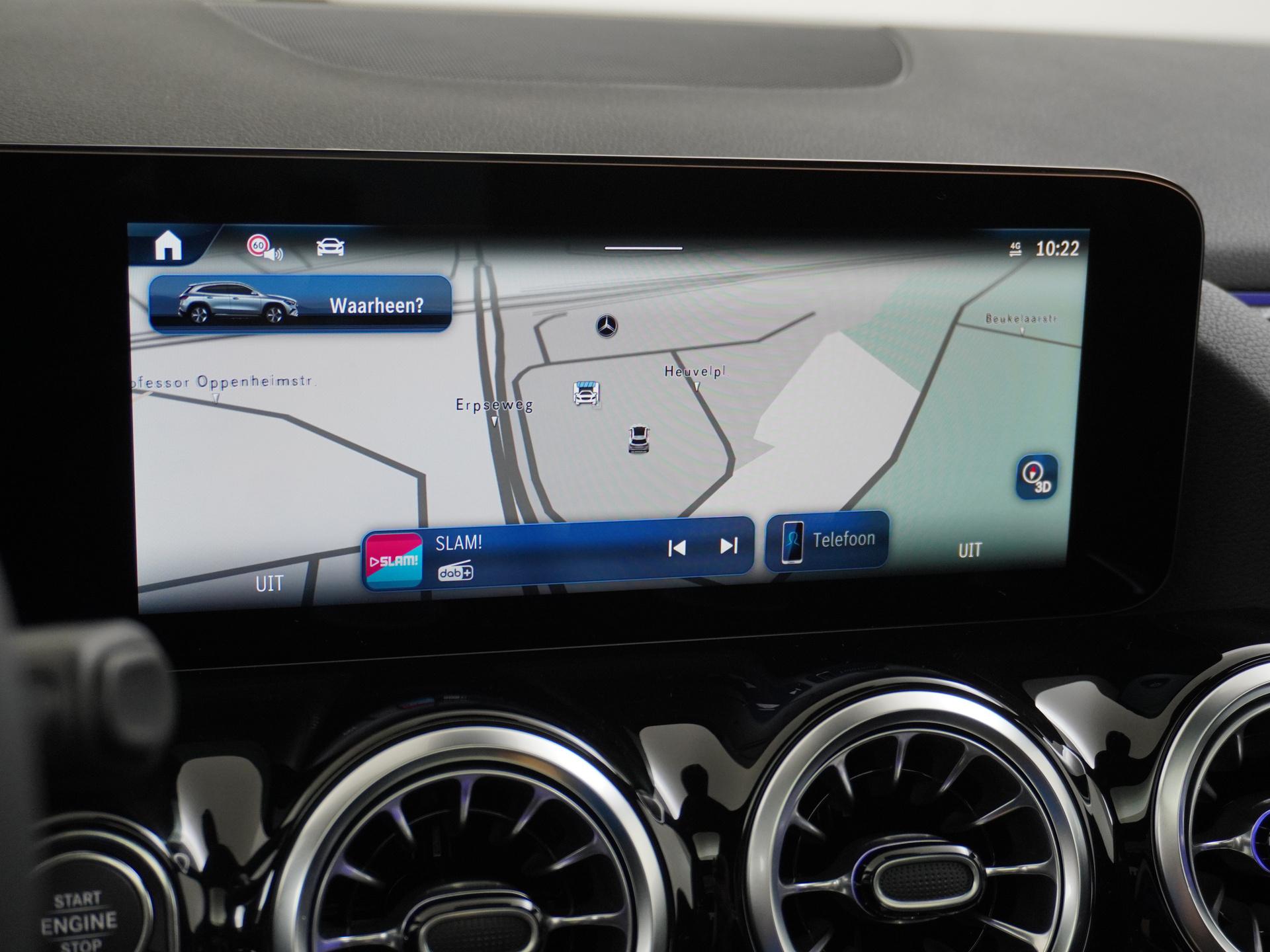 Mercedes-Benz GLA 180 Business Solution AMG 38