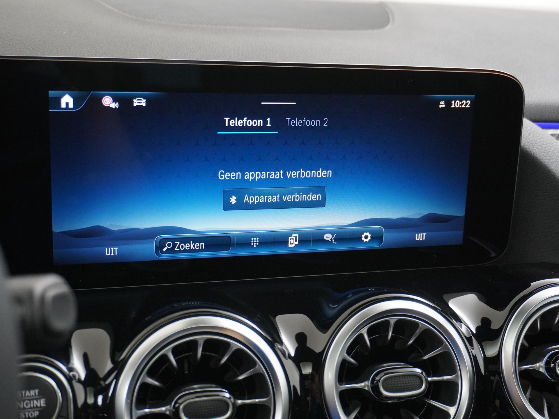 Mercedes-Benz GLA 180 Business Solution AMG 39