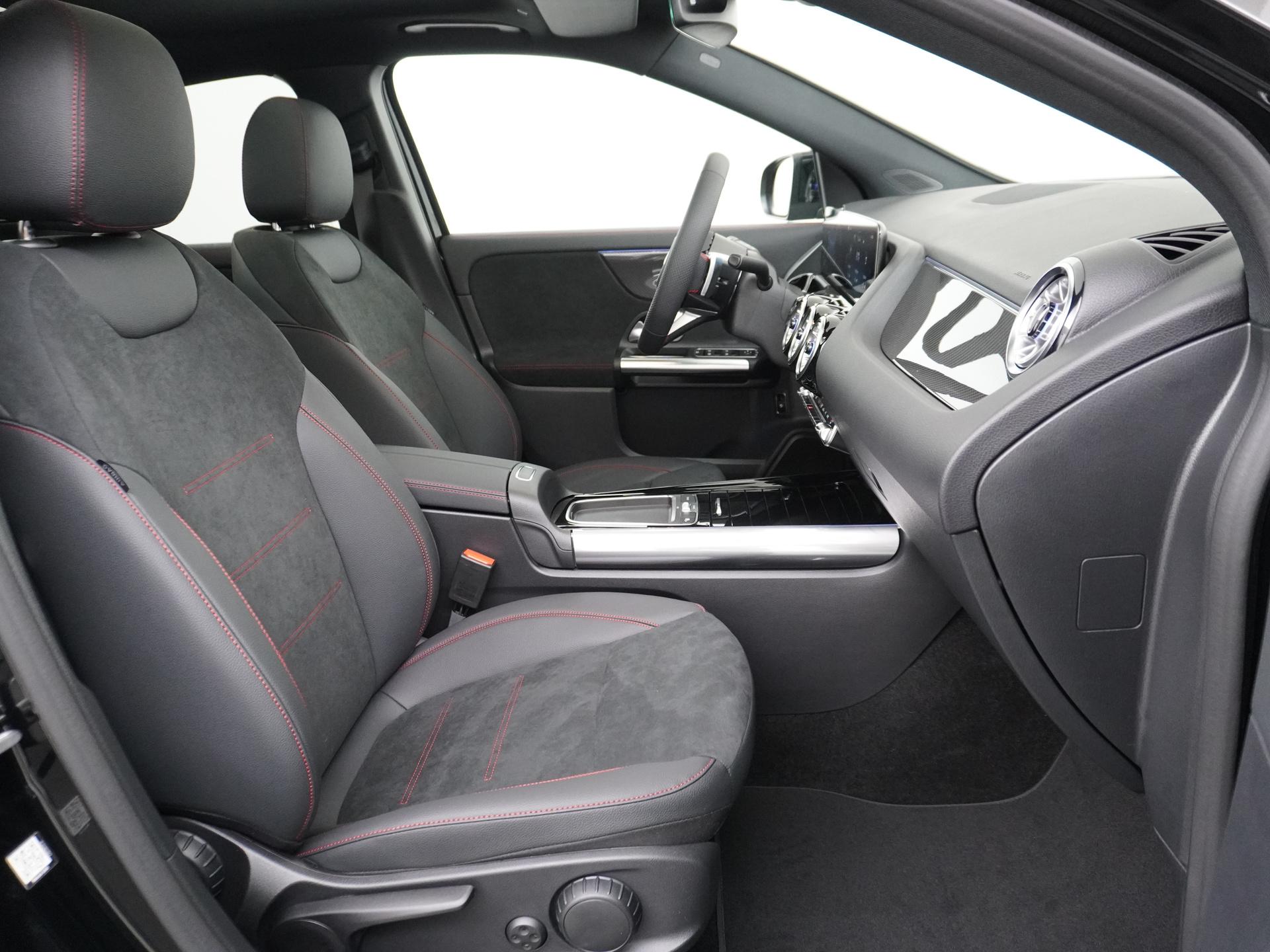 Mercedes-Benz GLA 180 Business Solution AMG 45